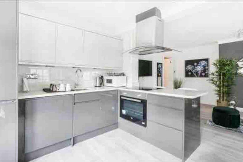 Spacious 3 bedroom flat in the heart of London