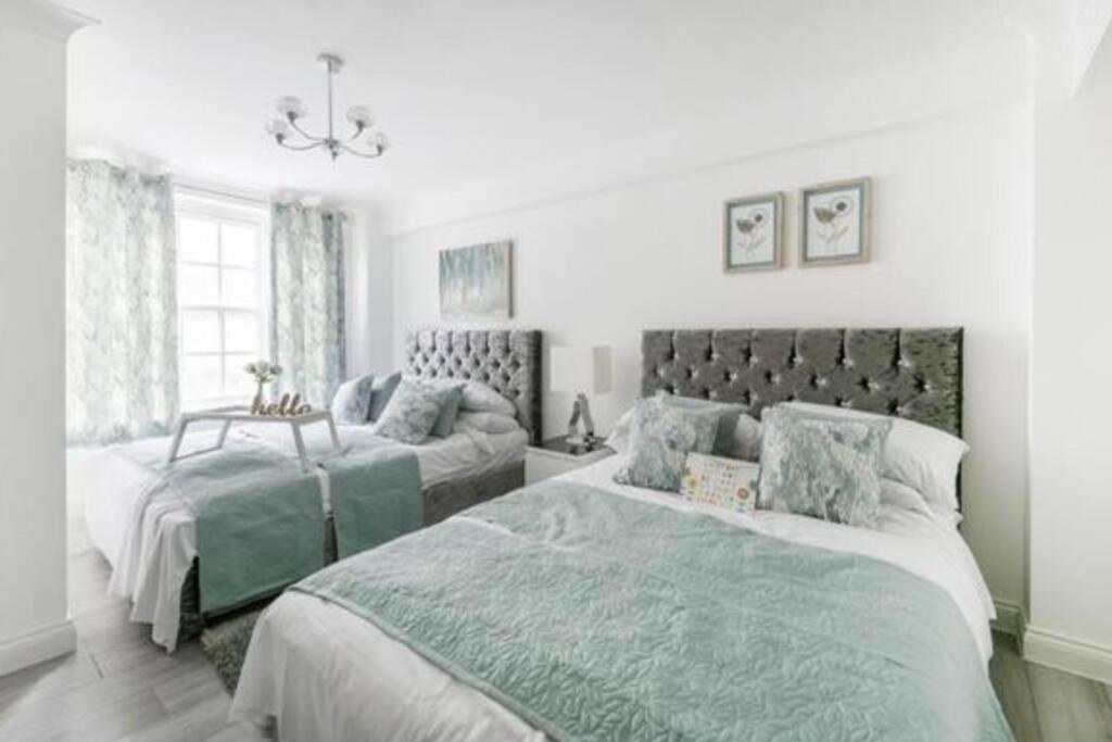 Spacious 3 bedroom flat in the heart of London