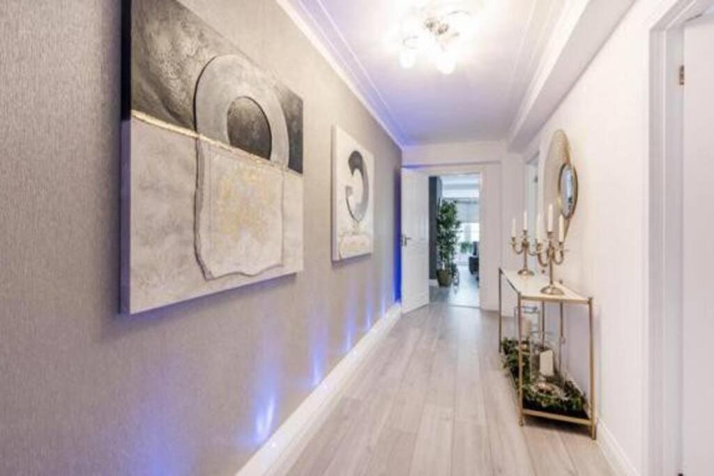 Spacious 3 bedroom flat in the heart of London
