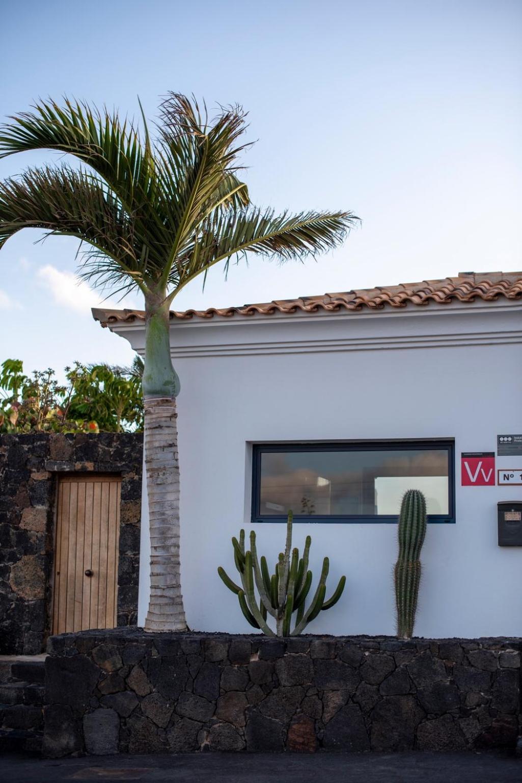 Casa Mila with heated pool in El Roque view 4