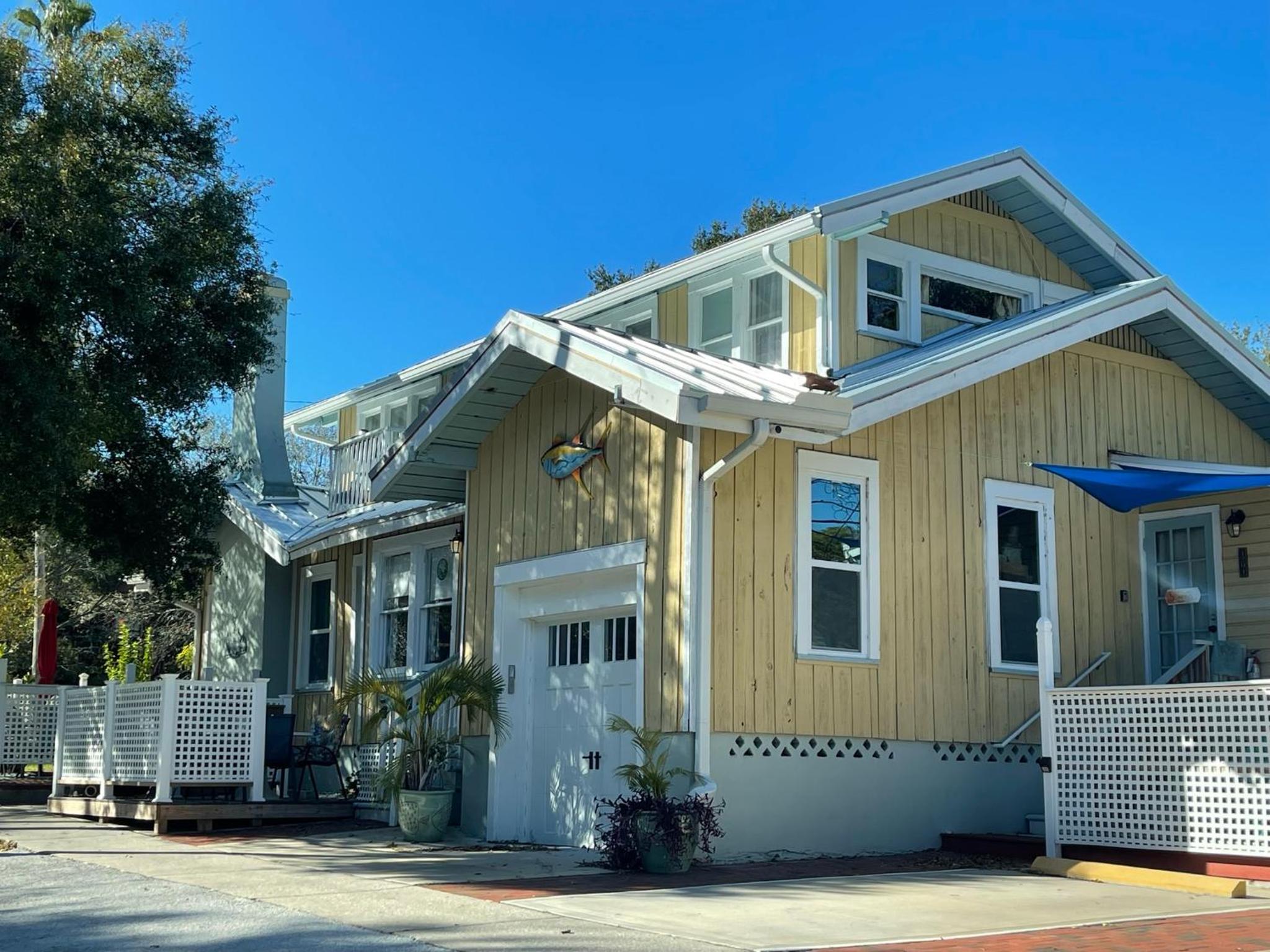 Hotel St Pete Vacation Rentals - Image 1