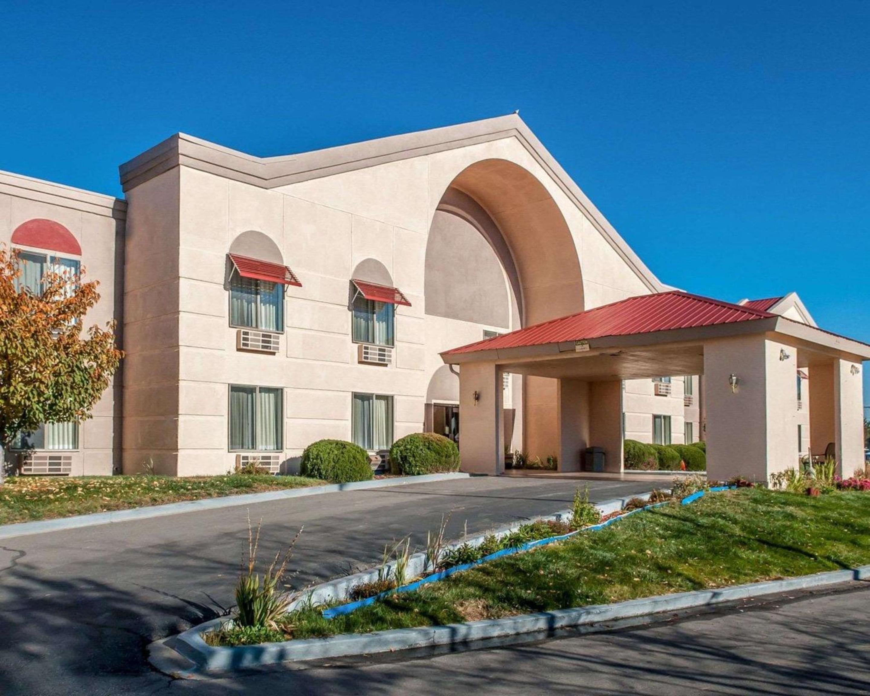 Farmington Vacations - Quality Inn  Suites Farmington - Property Image 3