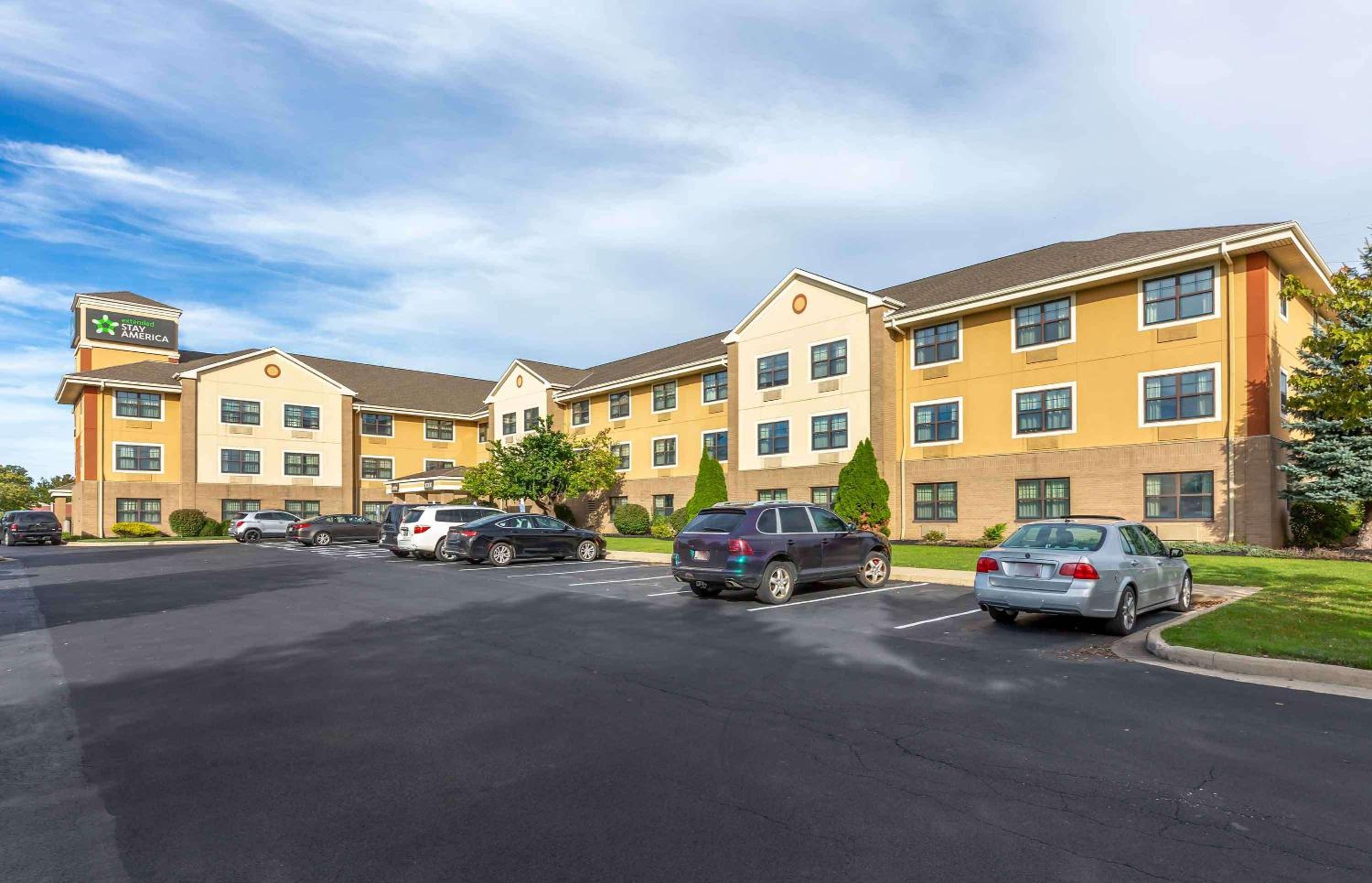 Hotel Extended Stay America Suites - Cleveland - Brooklyn - Image 1