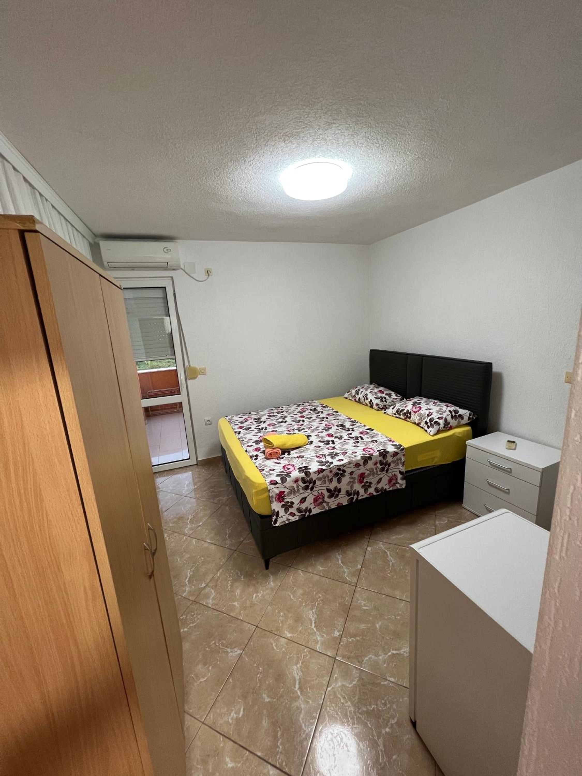 Apartments Zalli