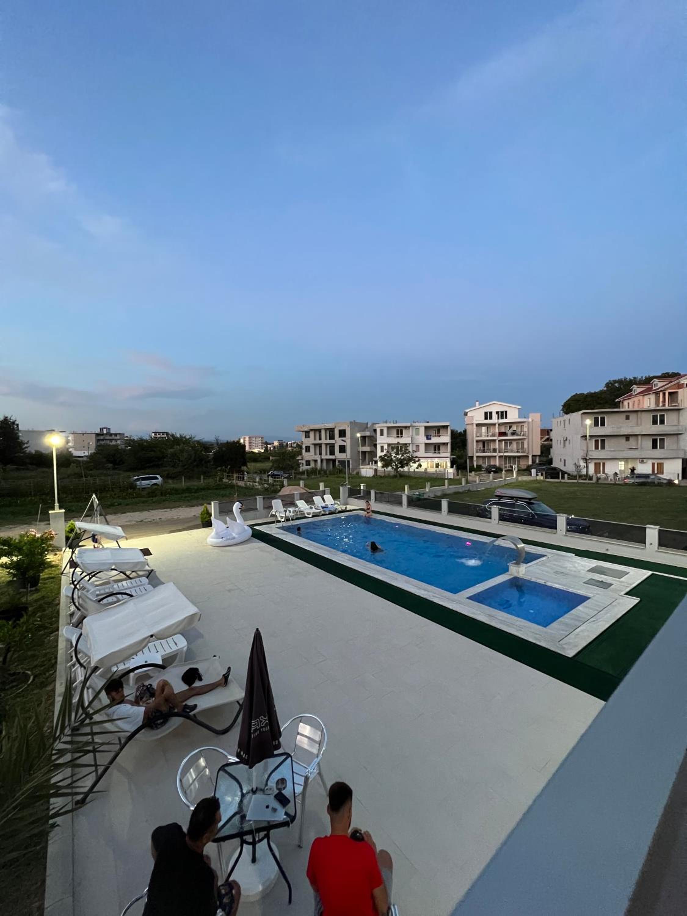 Apartments Zalli