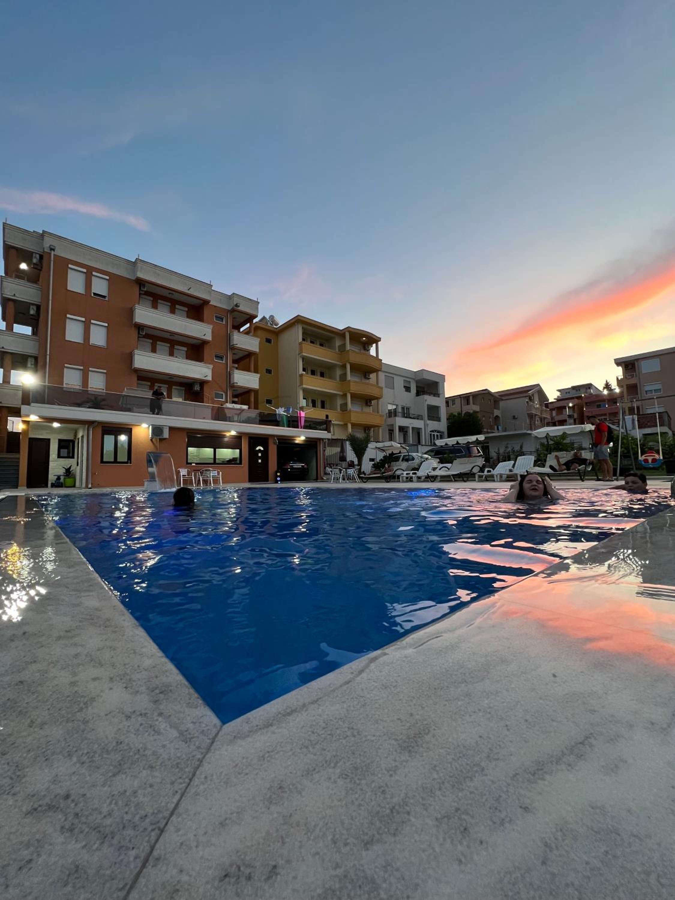 Apartments Zalli