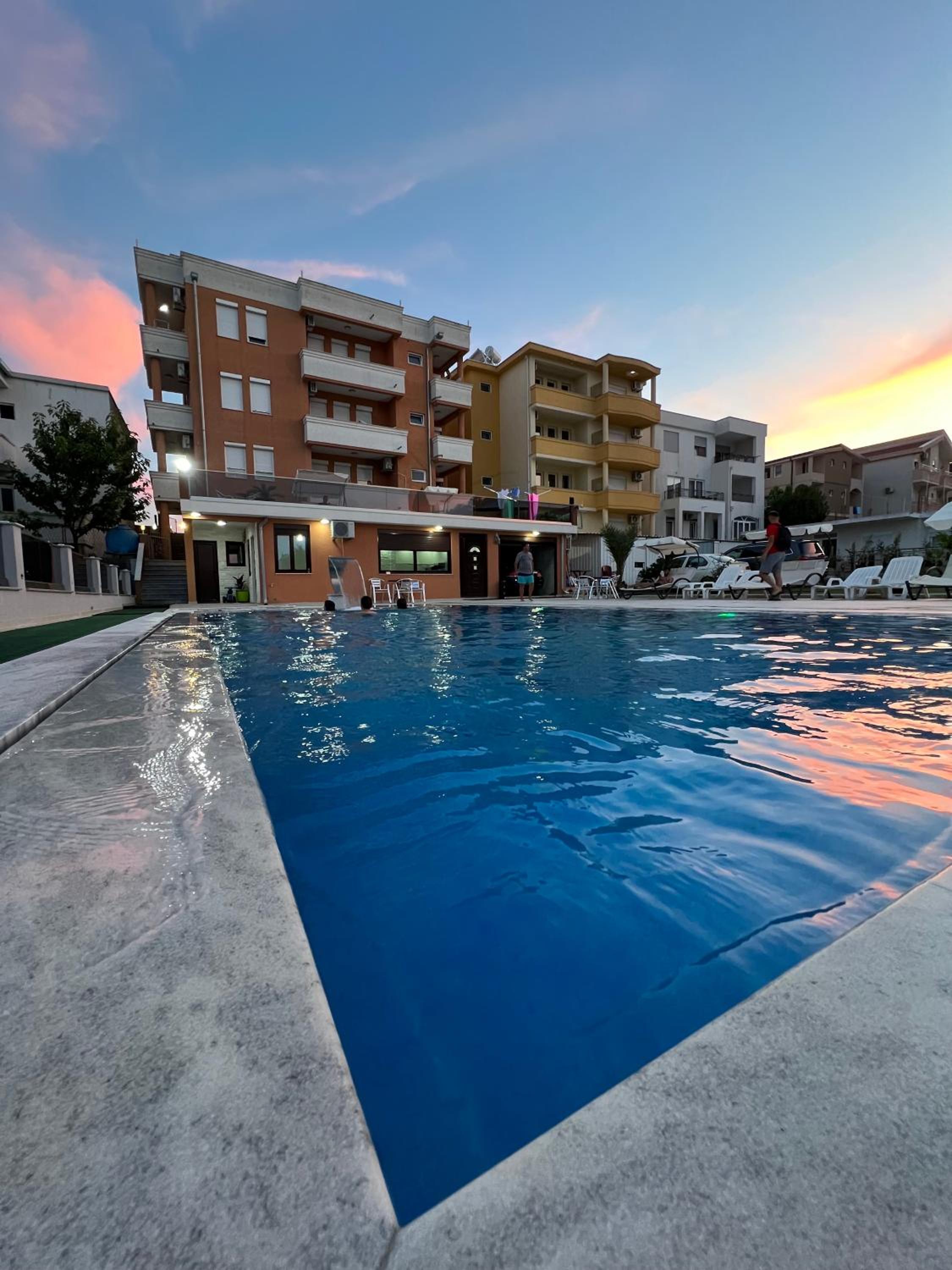 Apartments Zalli