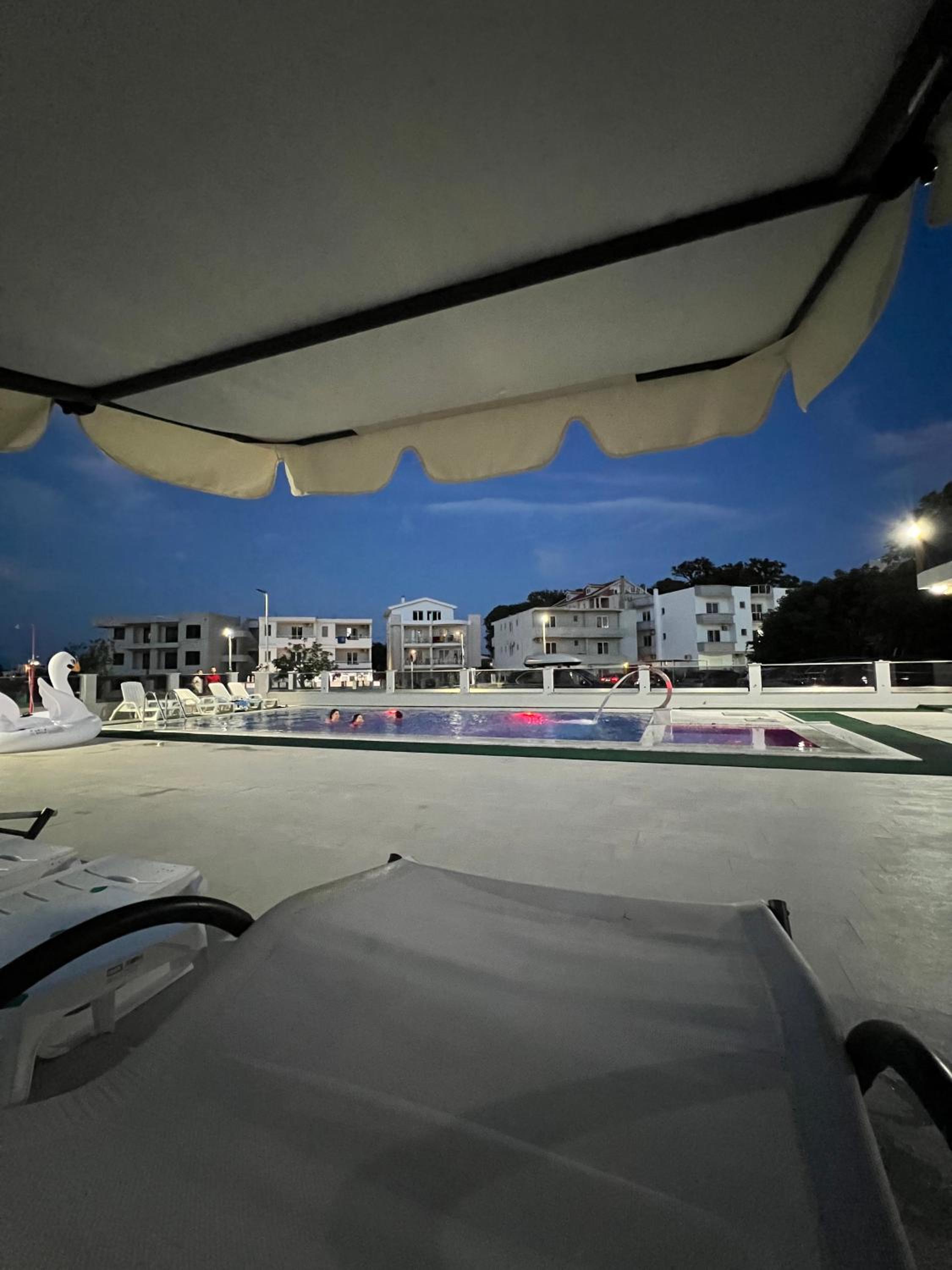 Apartments Zalli