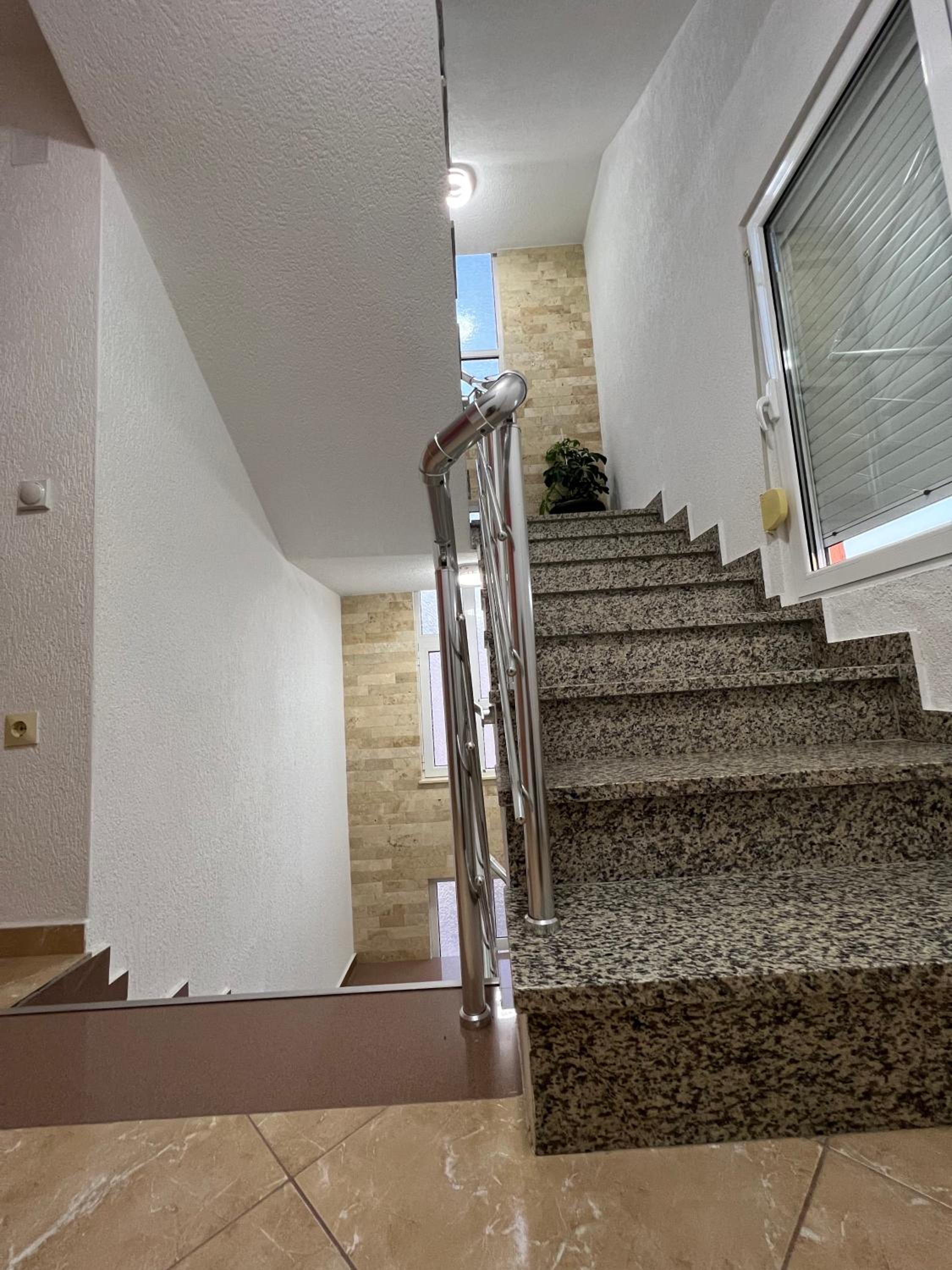 Apartments Zalli
