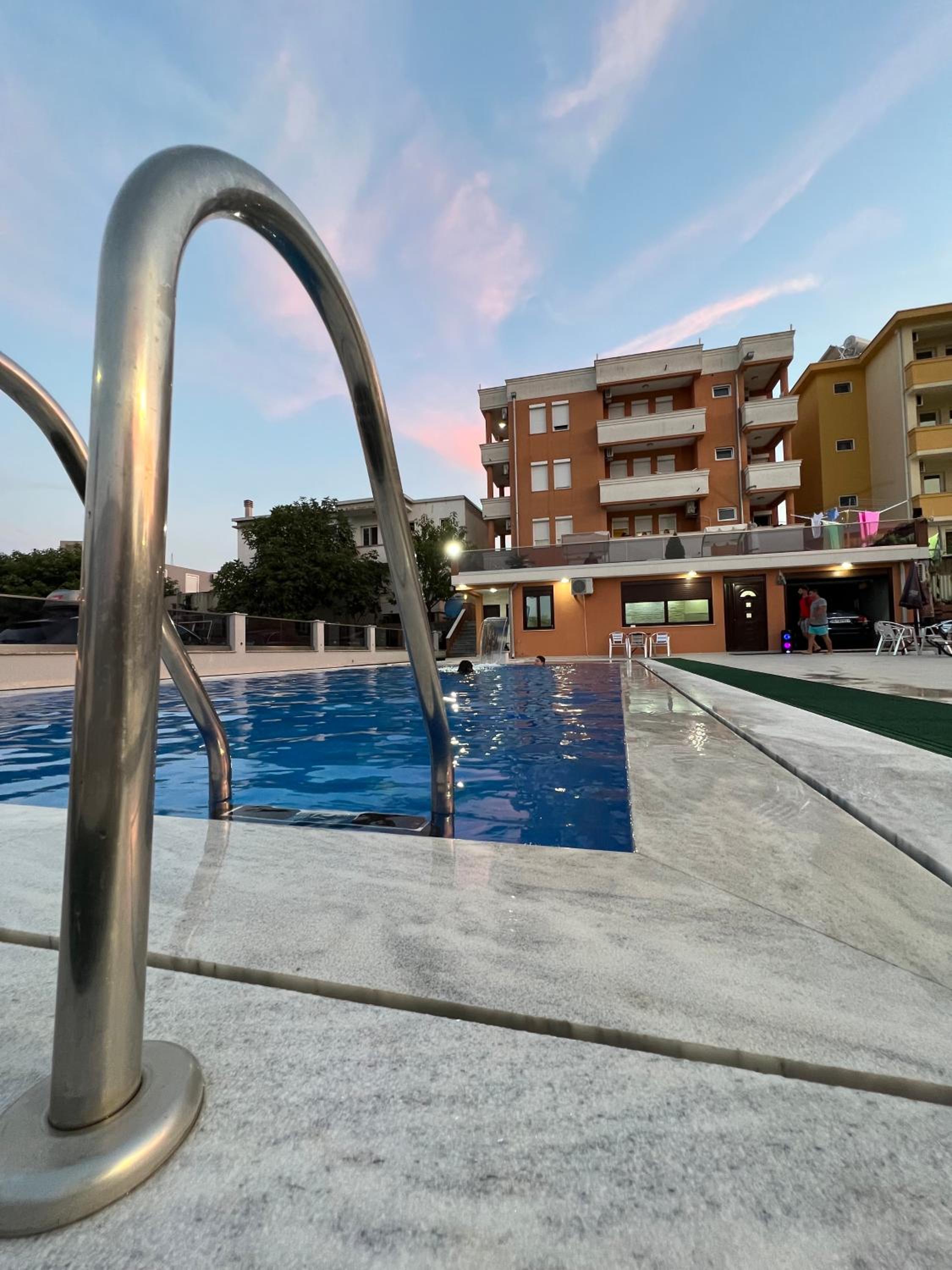 Apartments Zalli