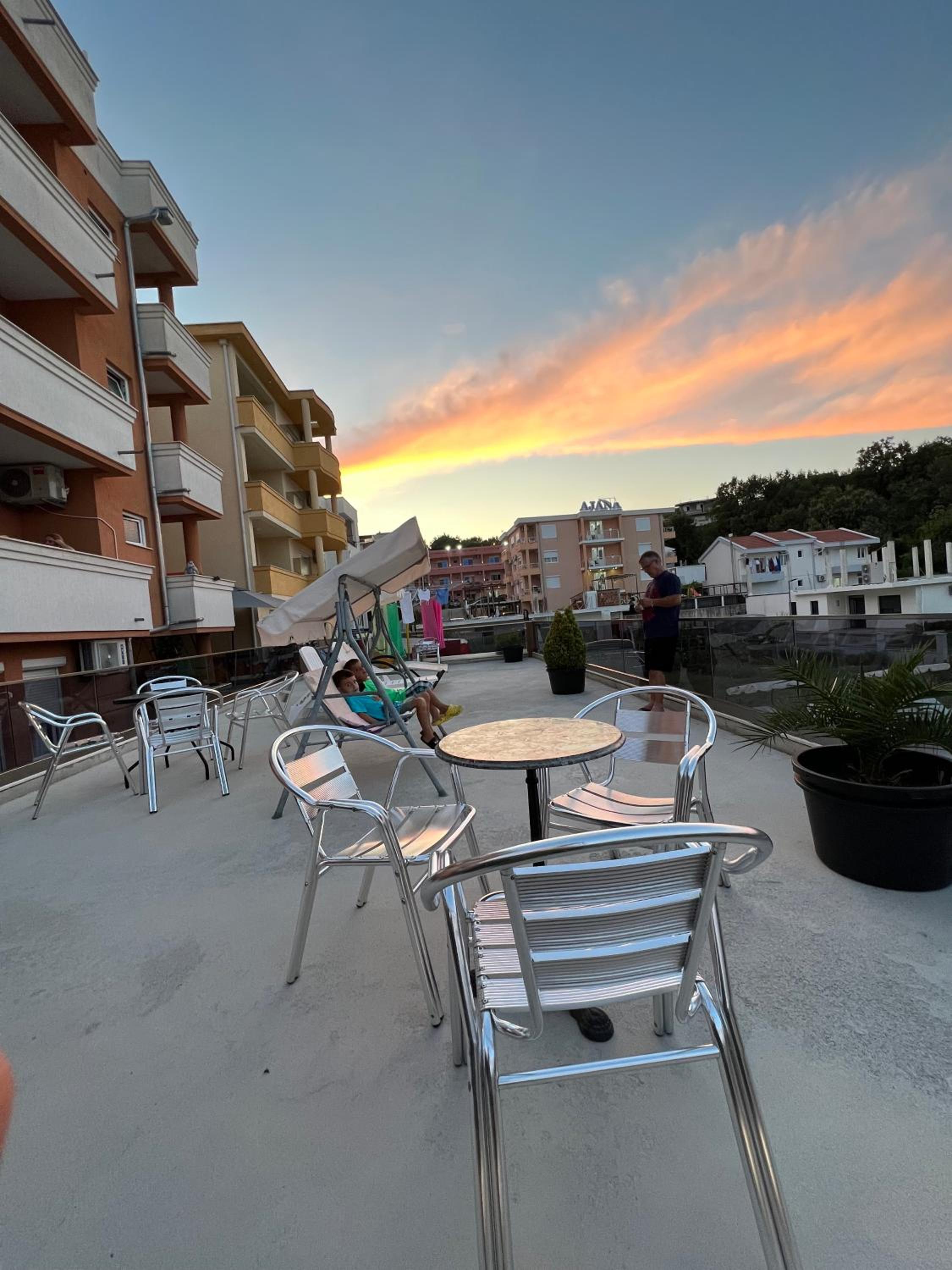 Apartments Zalli