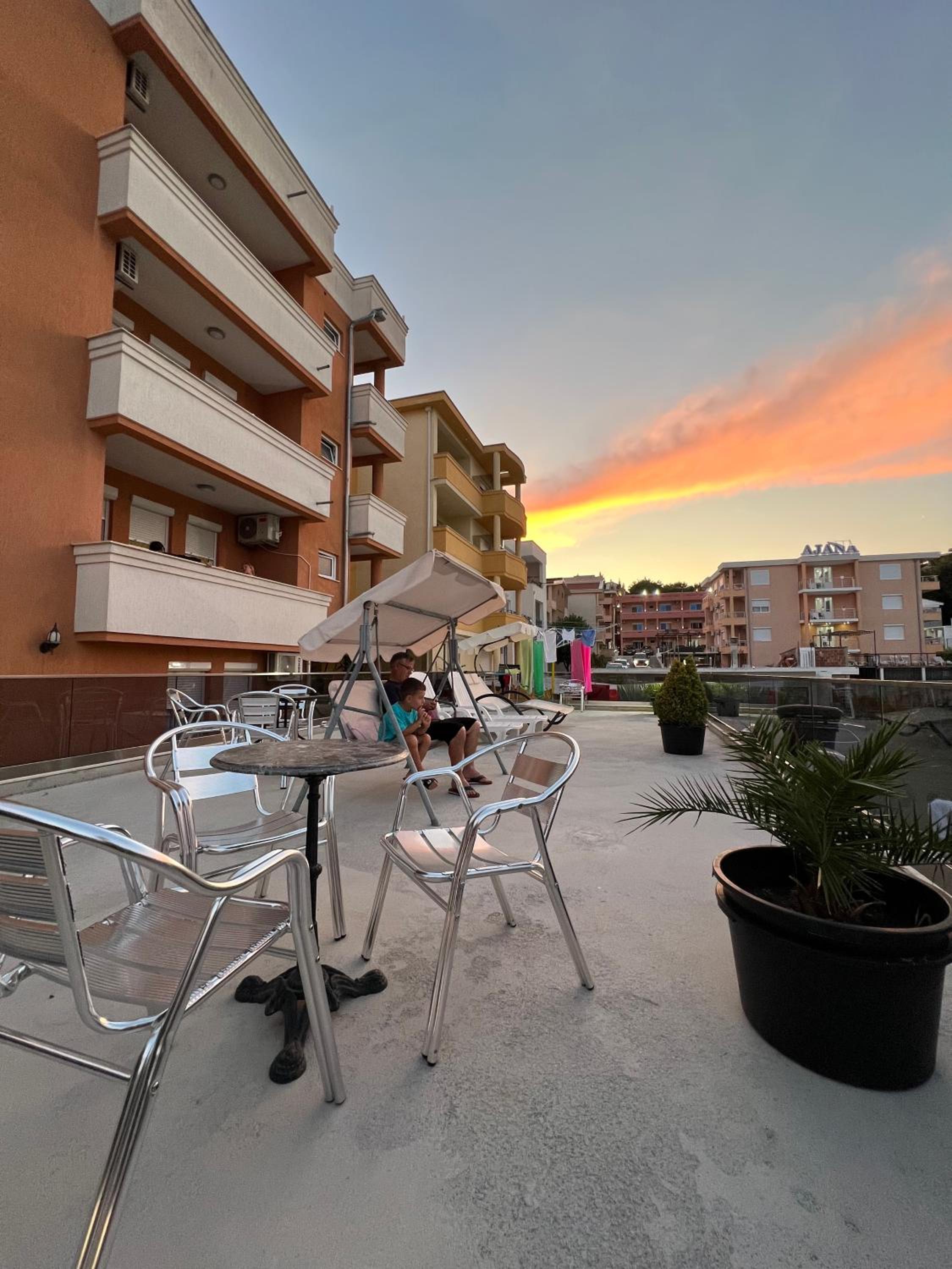 Apartments Zalli