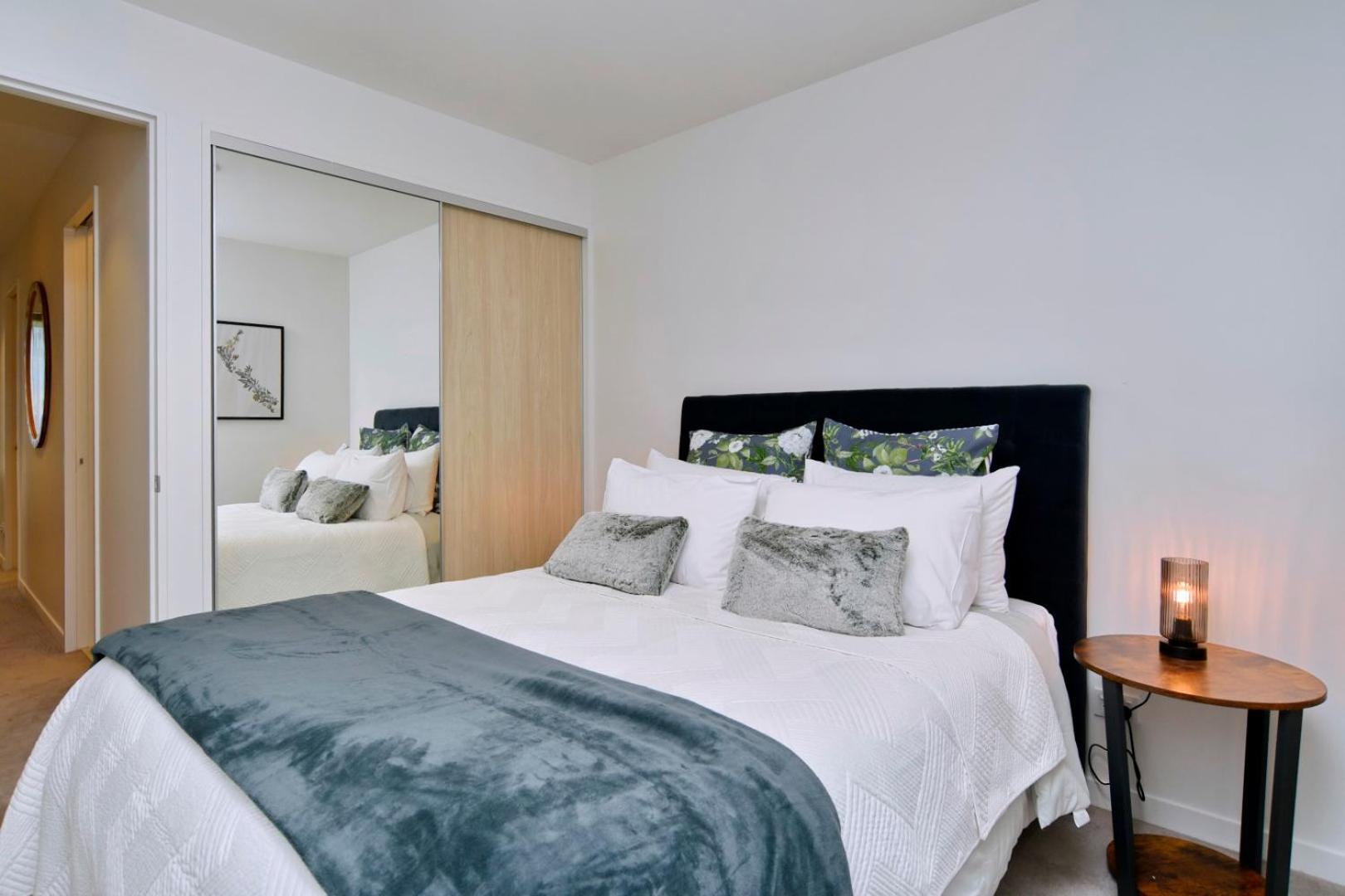 Worcester Terrace Eleven - Christchurch Holiday Homes view 3