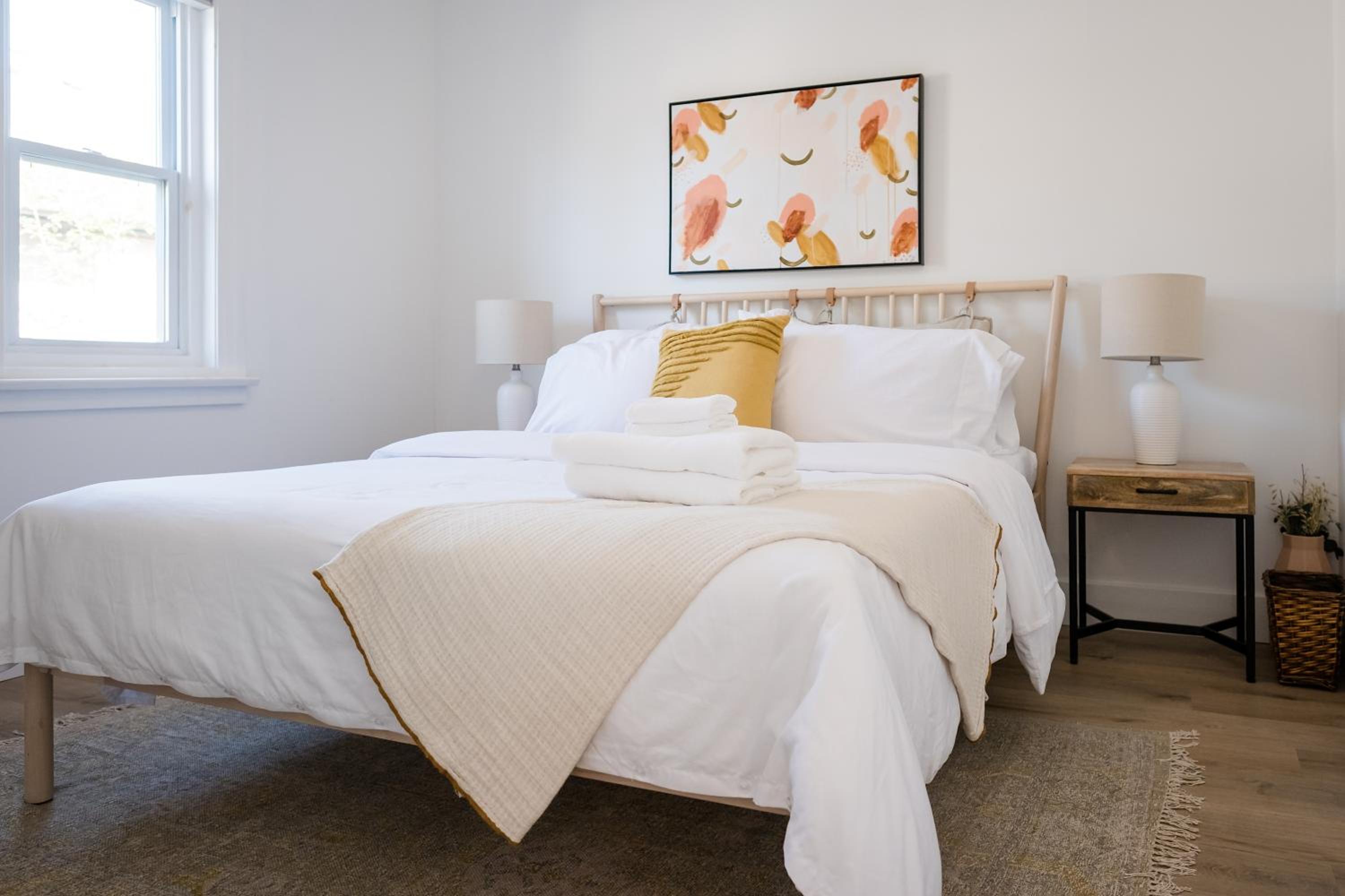 The Darcie House - cozy, pet-friendly home in PEC