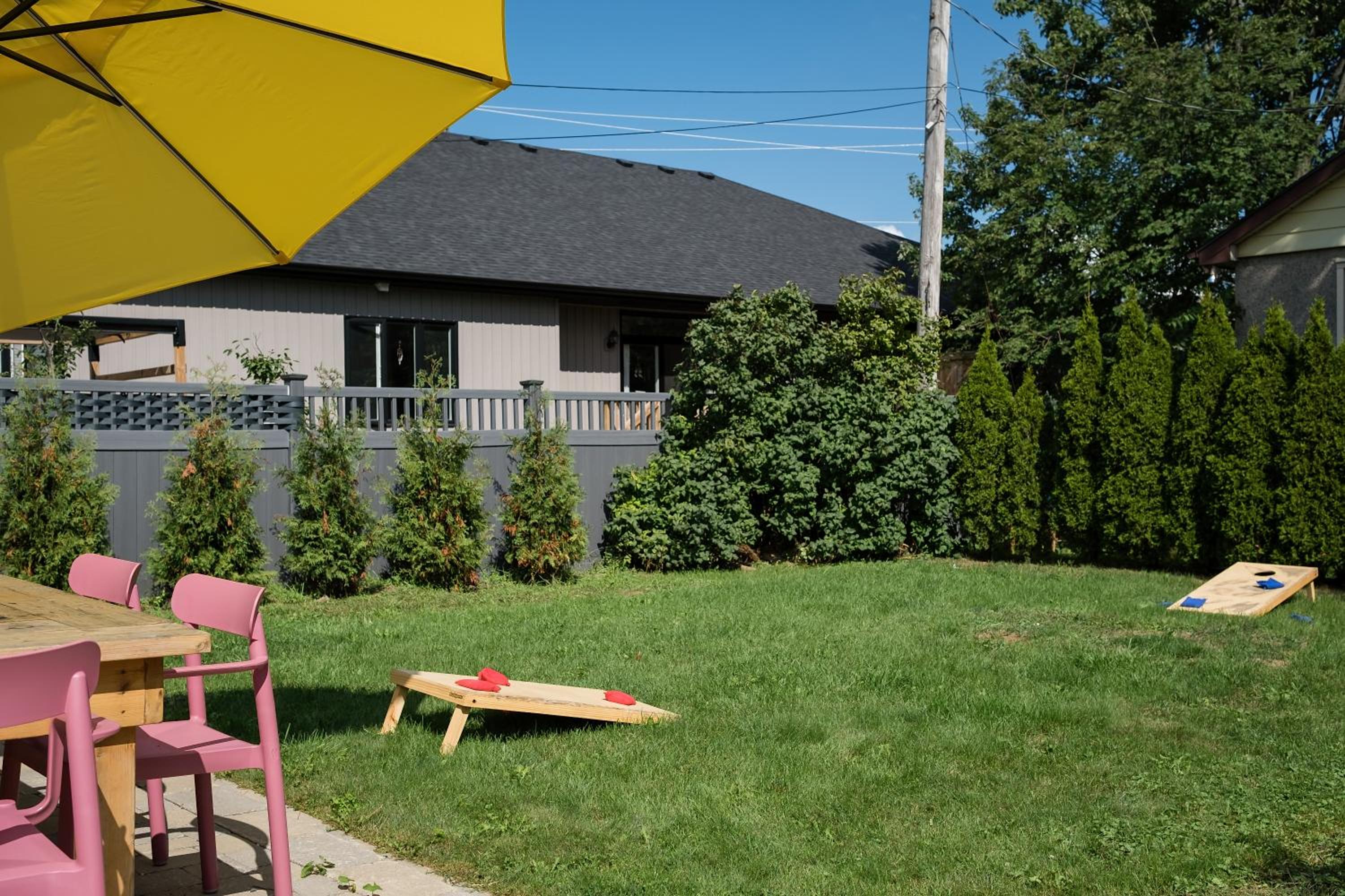 The Darcie House - cozy, pet-friendly home in PEC