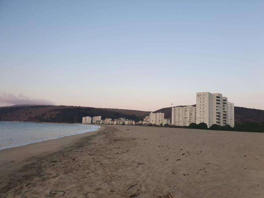 Acceso directo y a pasos de la playa grande Papudo