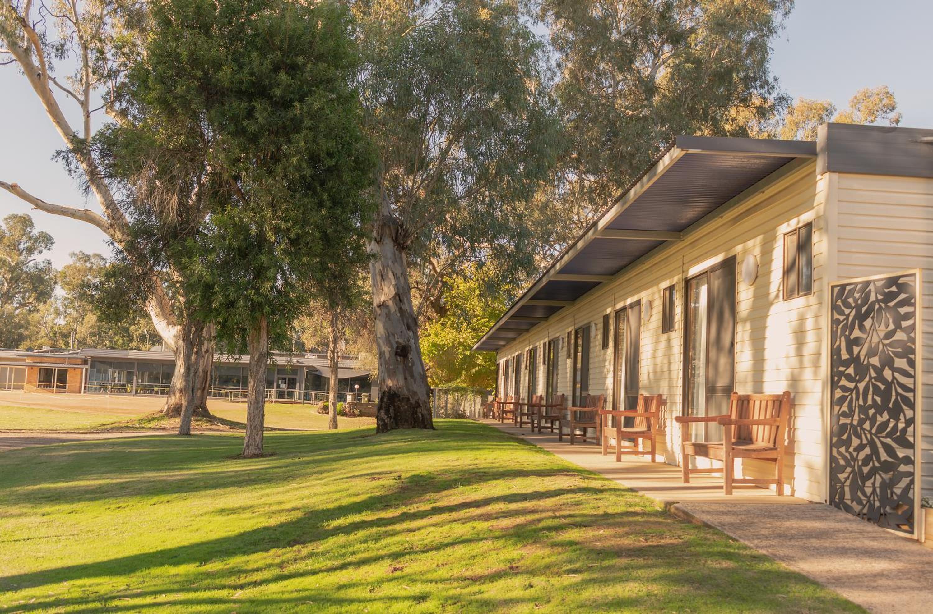 Deni Golf Resort