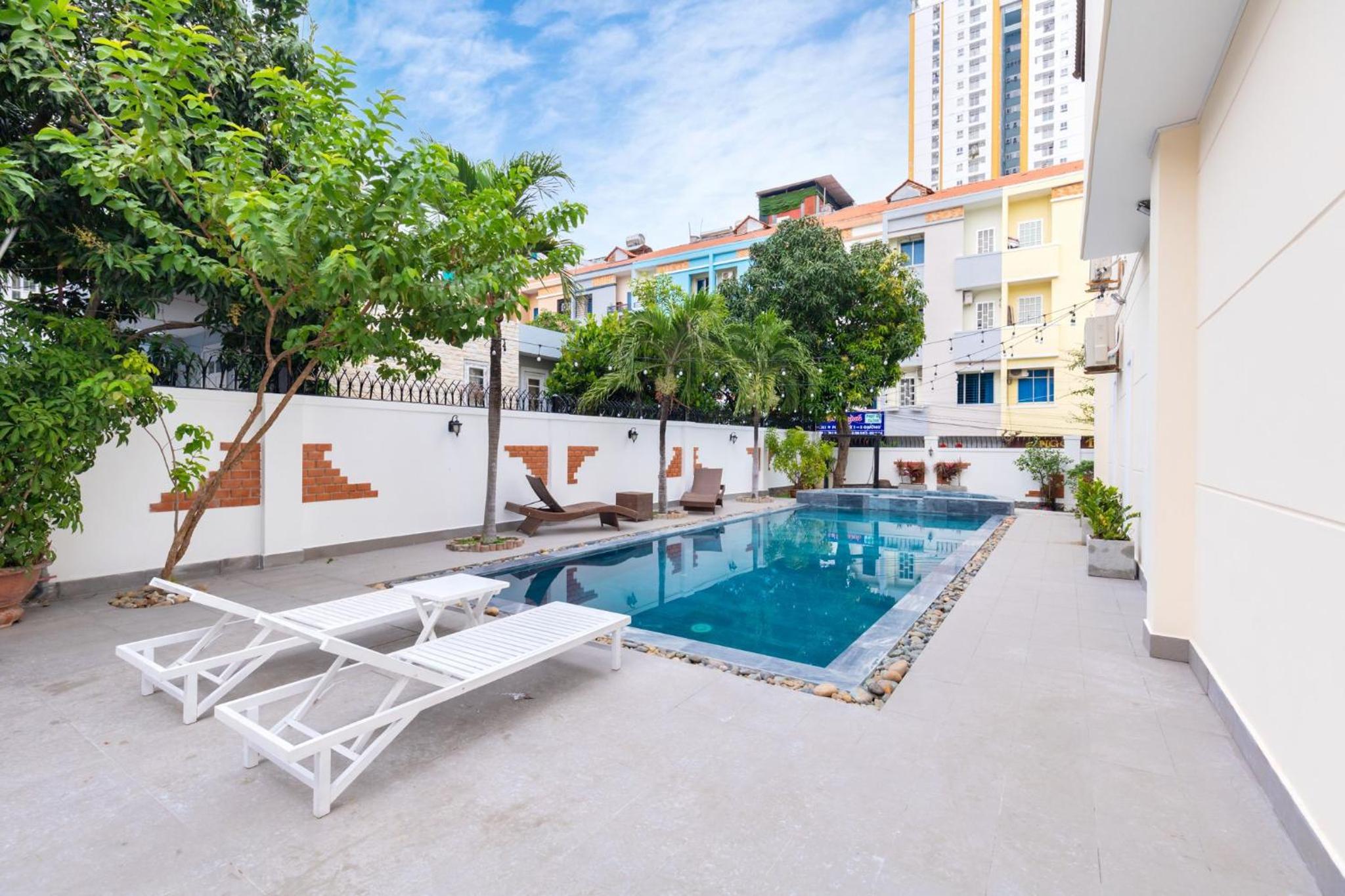 Palm Villa 6 view 3