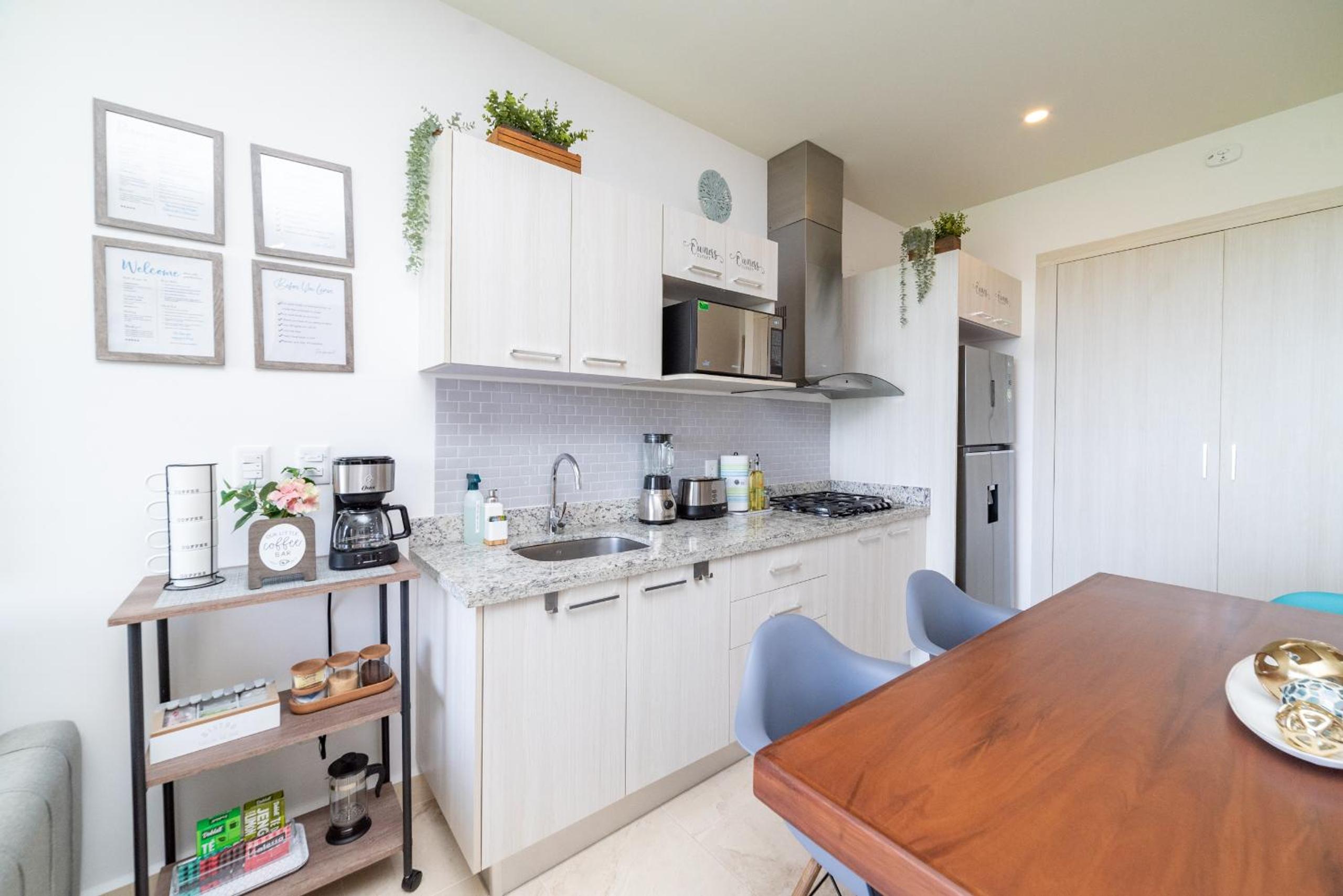 Luxury Condo, 2BR, Fast Internet, Condo Akul