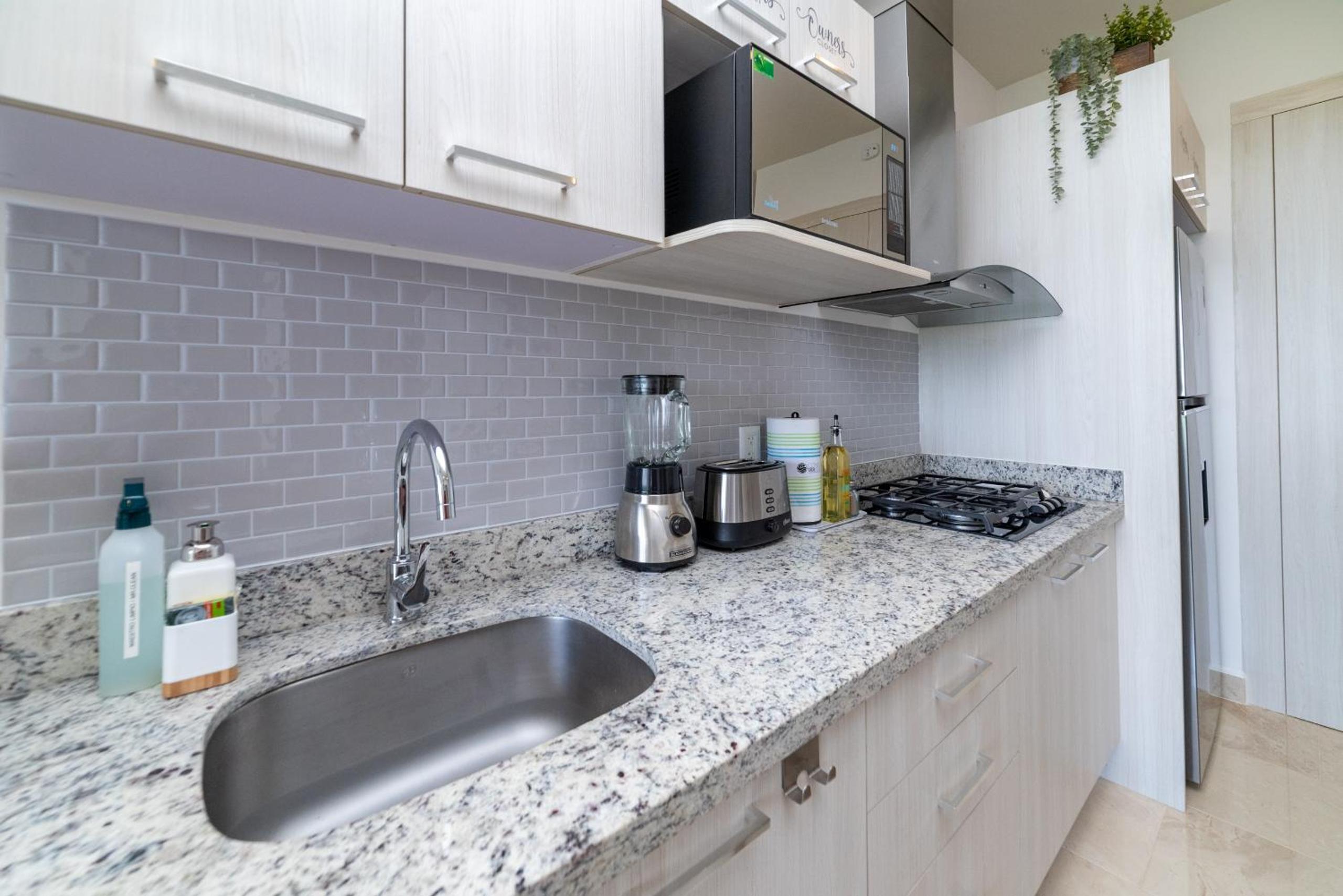 Luxury Condo, 2BR, Fast Internet, Condo Akul