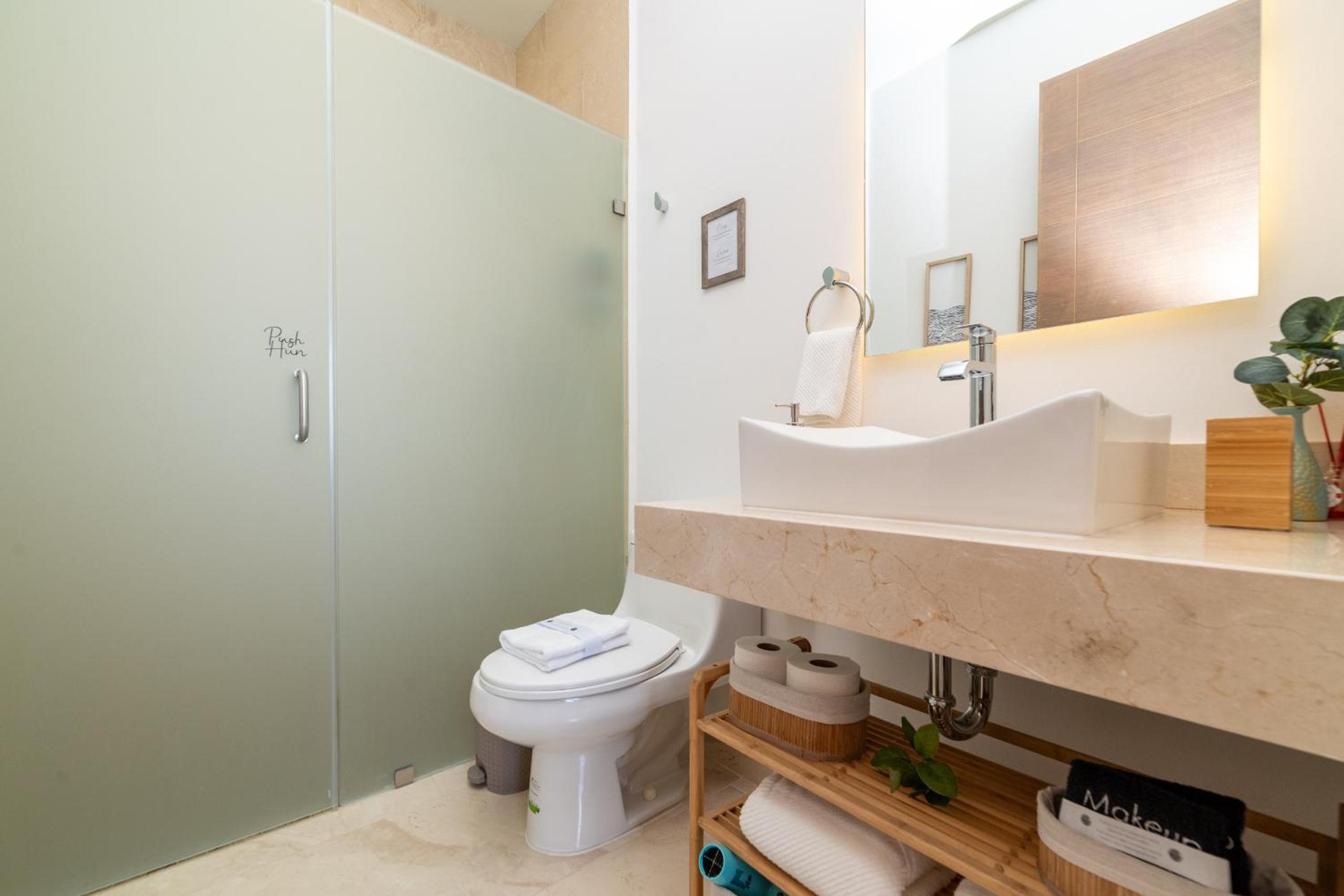 Luxury Condo, 2BR, Fast Internet, Condo Akul