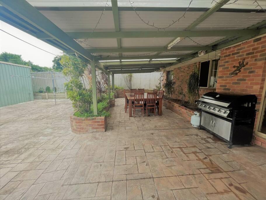 Hotel Emily St Escape