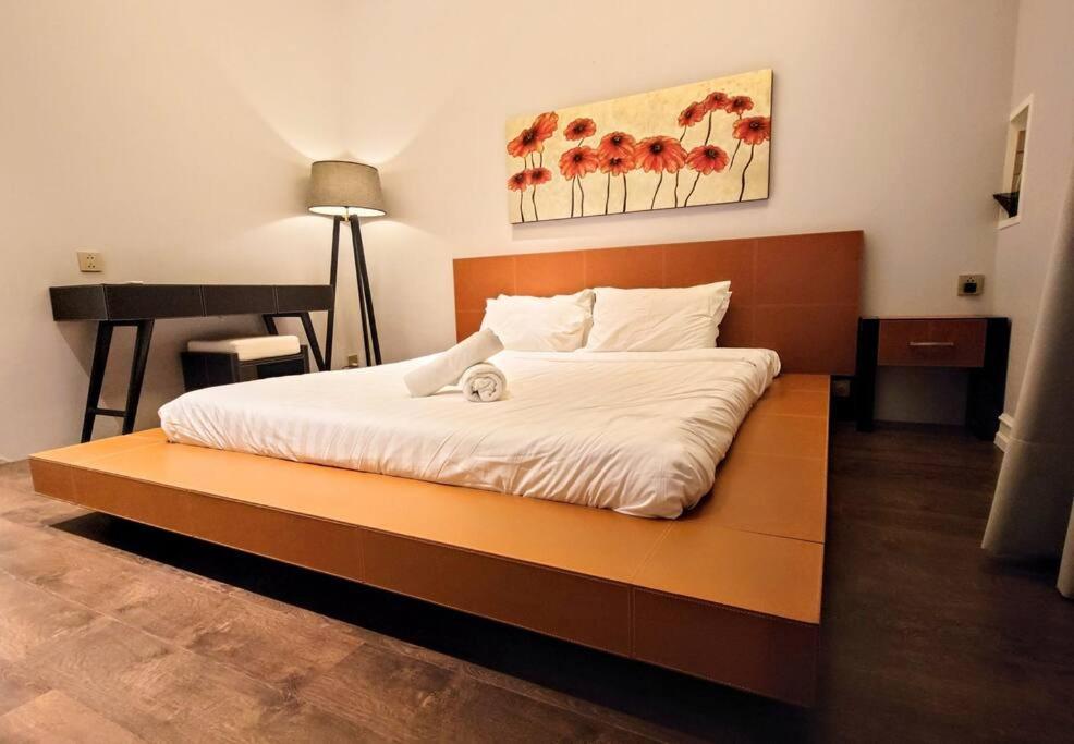 The Rixx Spacious 2 bedrooms @OperaHouse/Vincom/D1