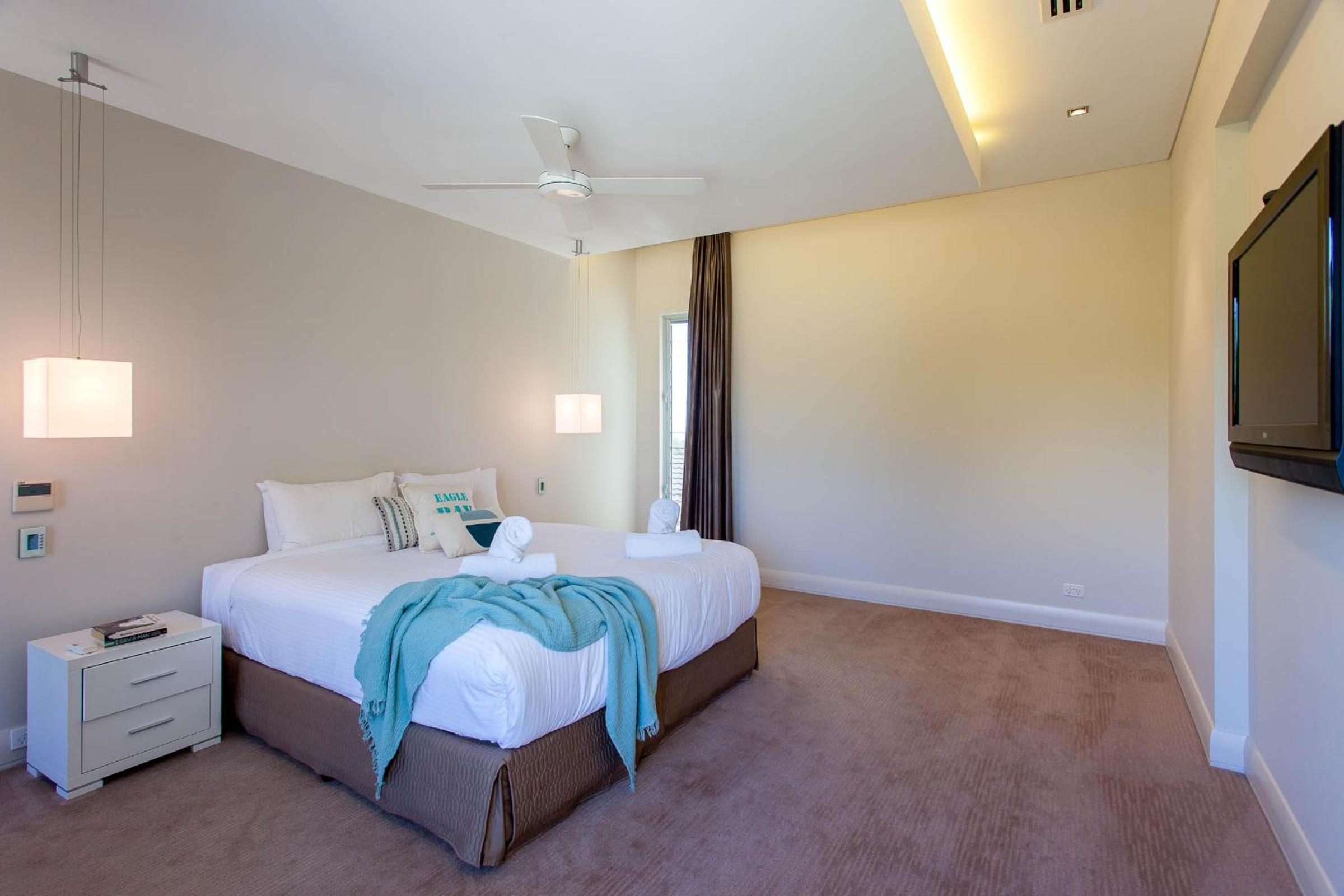 Number 10 I Private Properties