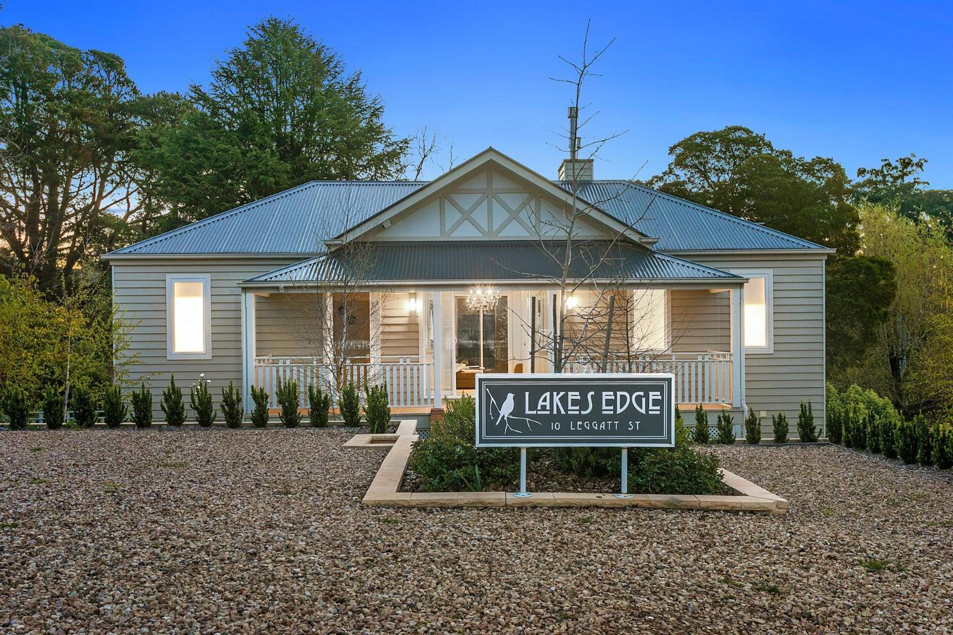 Lakes Edge