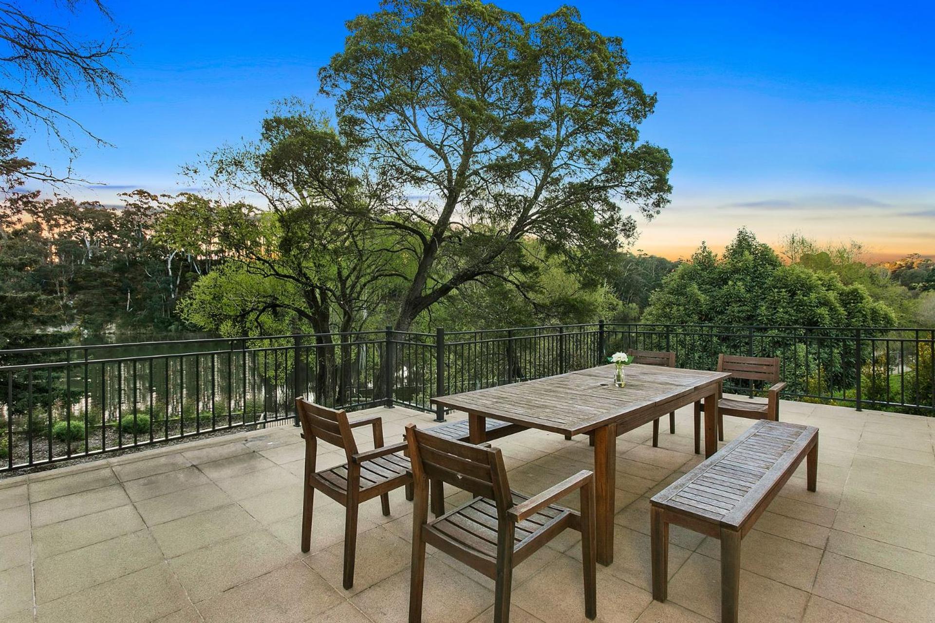 Lakes Edge