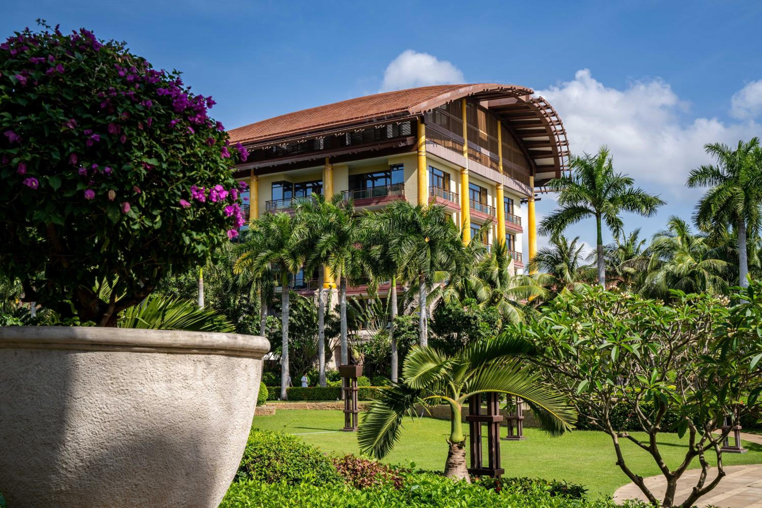 The St. Regis Sanya Yalong Bay Resort 25