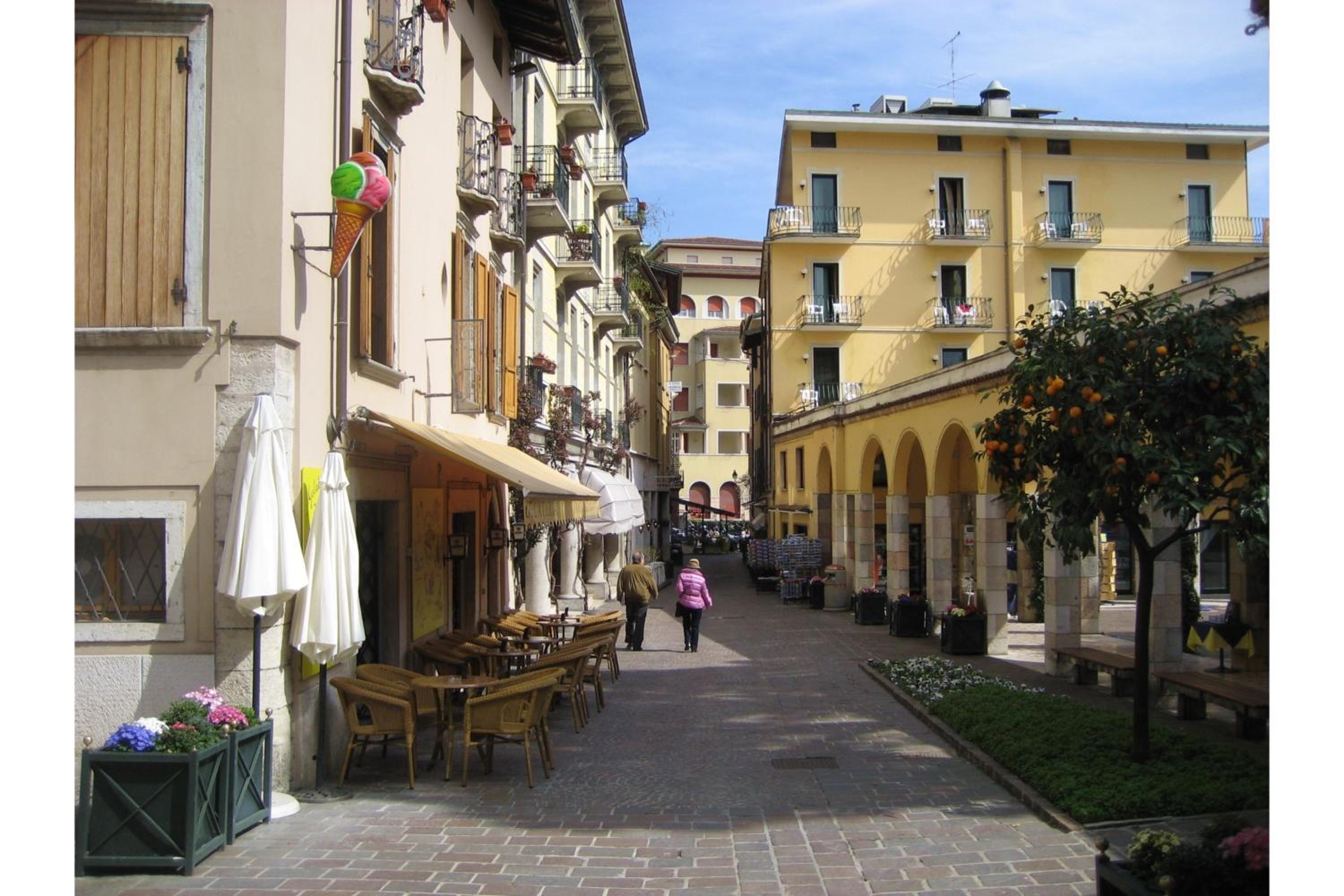 Photo 43