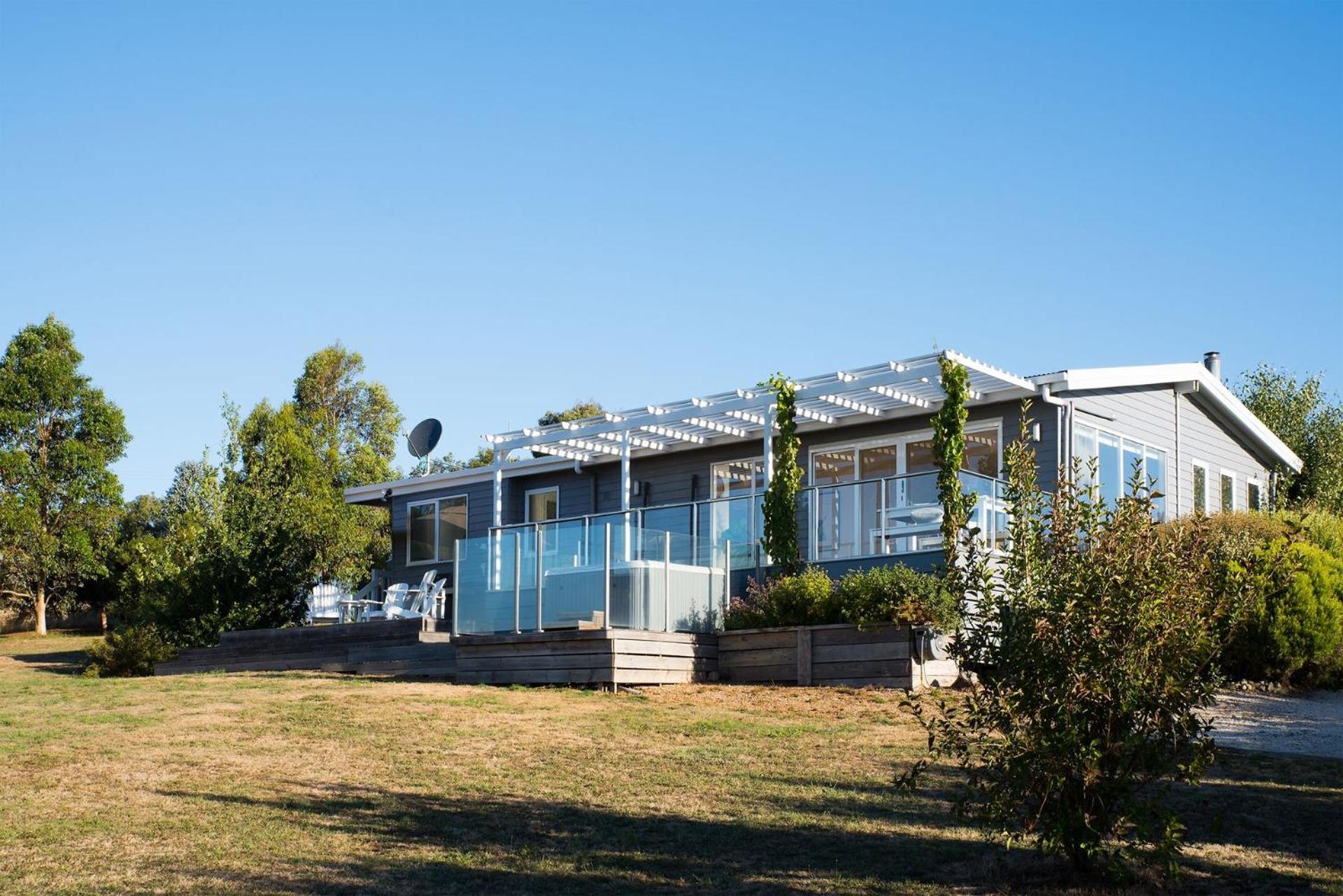 Hotel Musk Springs - Image 1