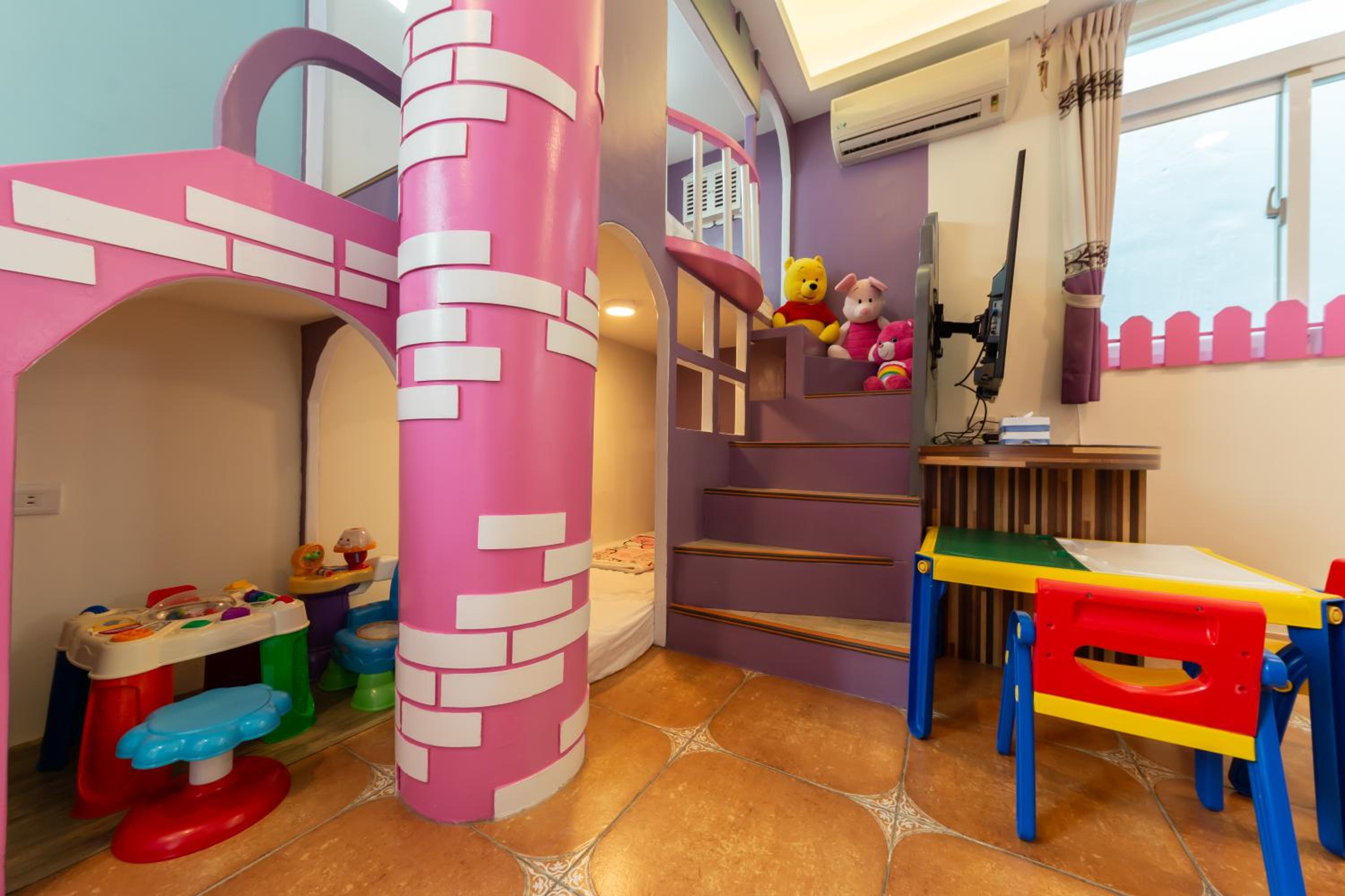 Rococo Homestay