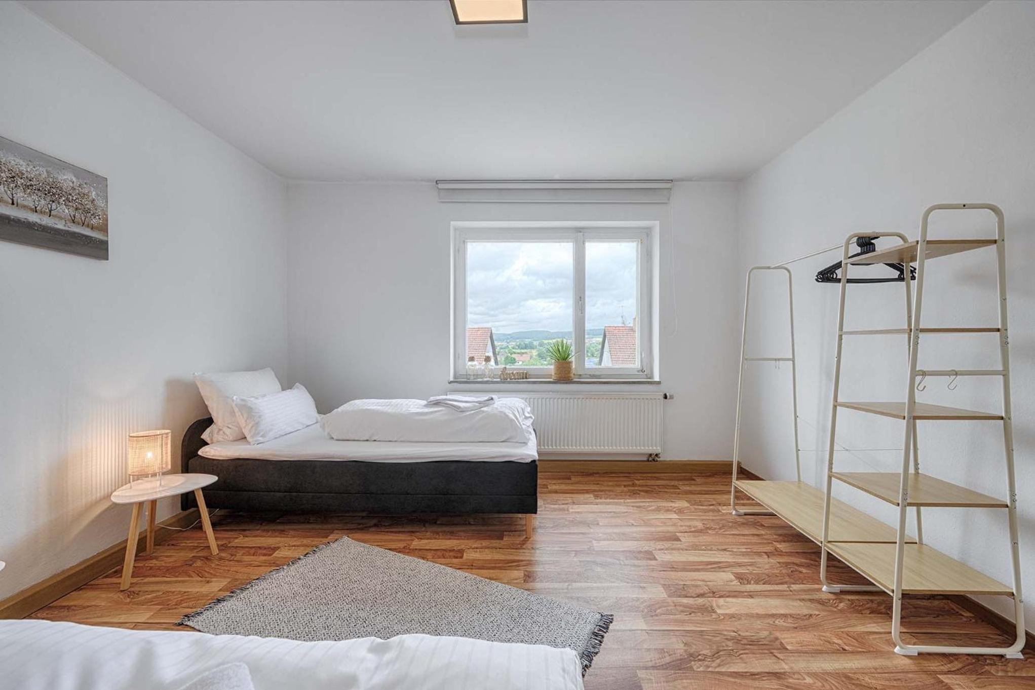 Select-Home 3 - Netflix - Parkplatz - Business Home