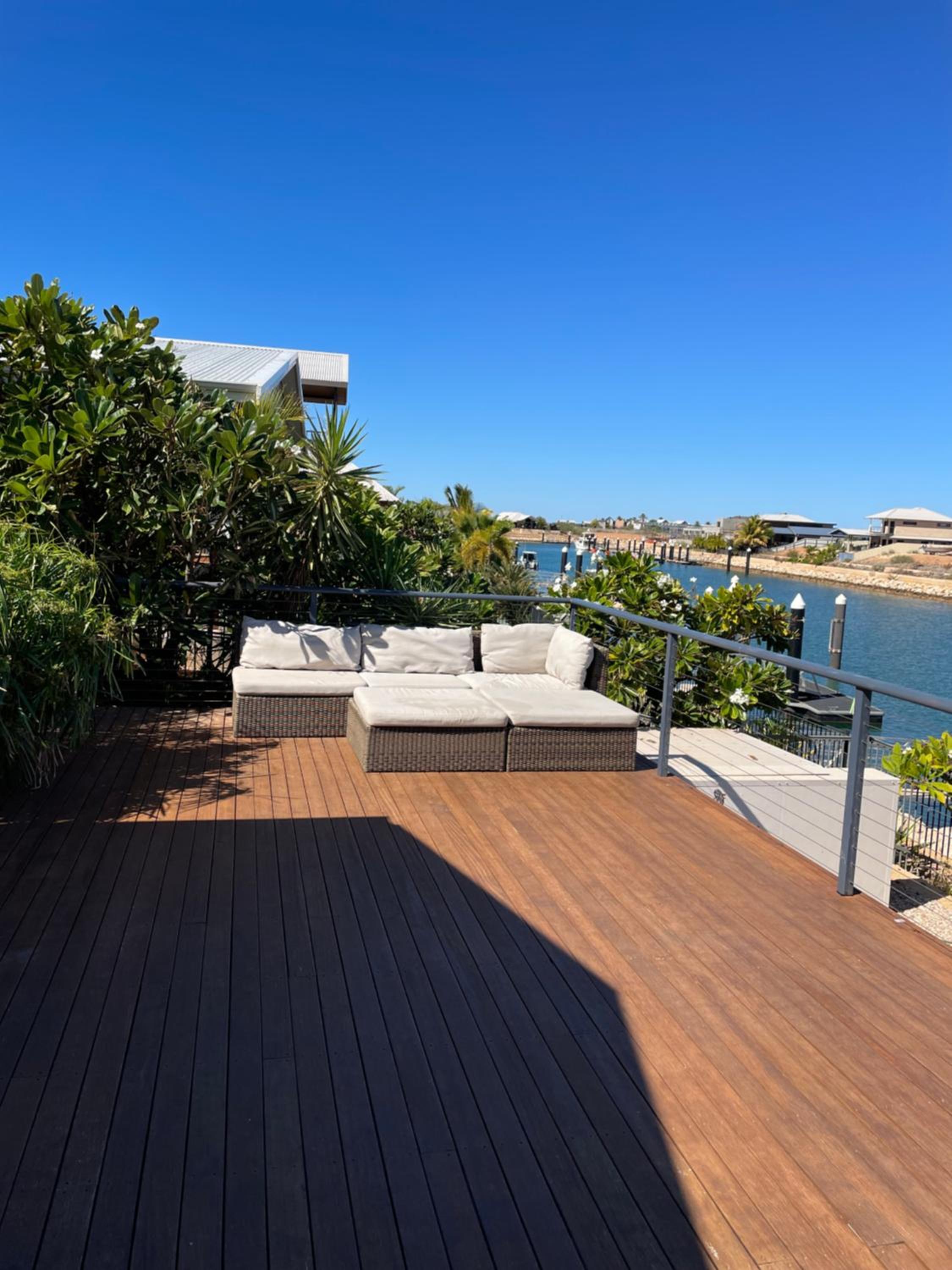 Gecko - On the Marina with Pool & Private Jetty