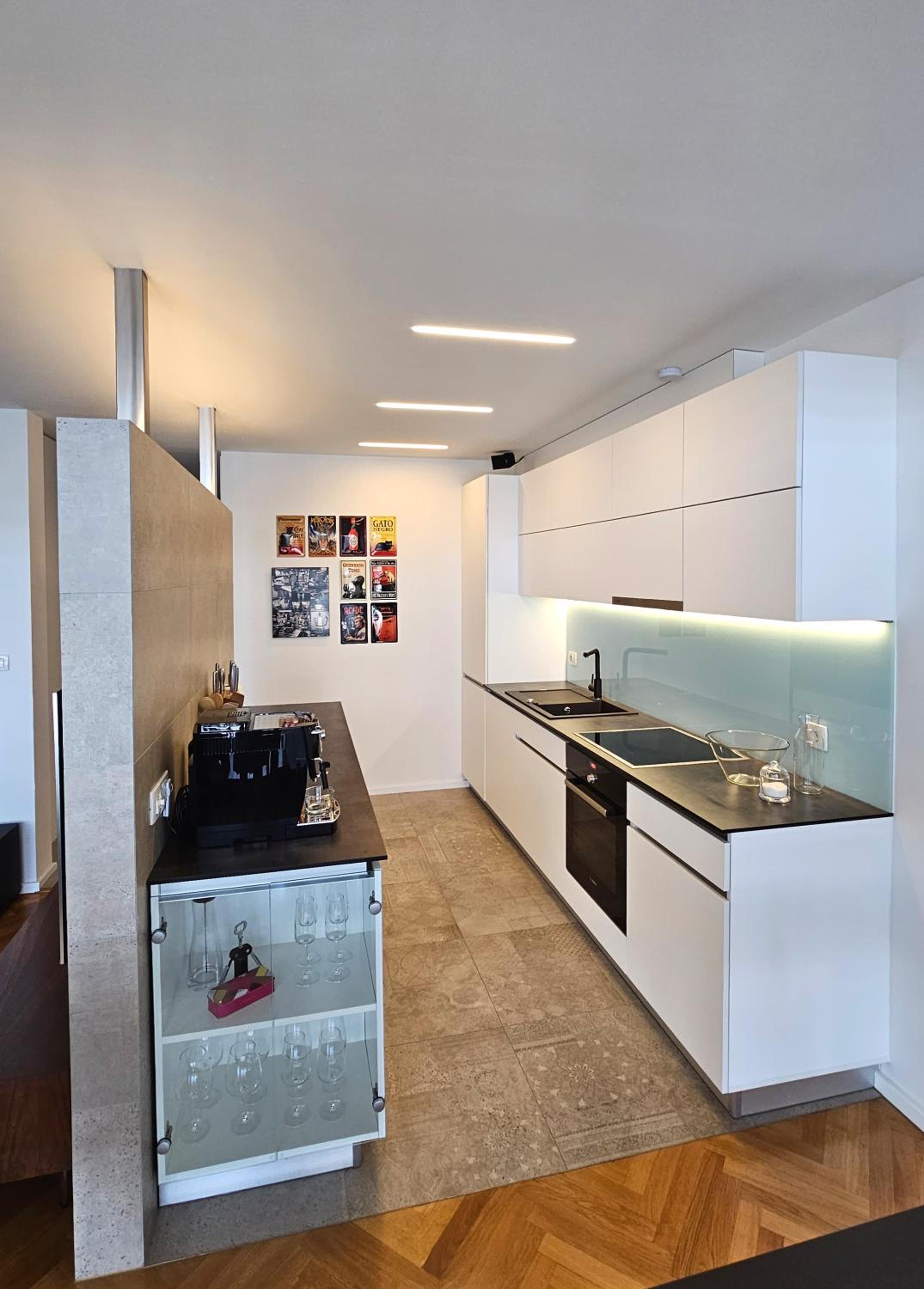 BoB Luxury Design & Sea View Apartment photo 4
