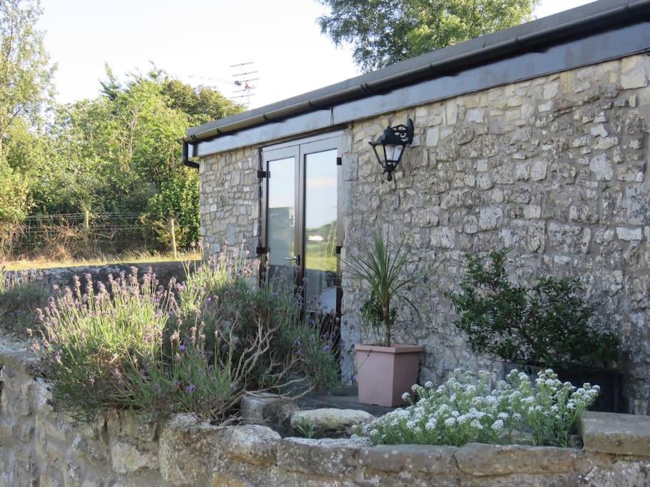 The Old Stable, Llancarfan