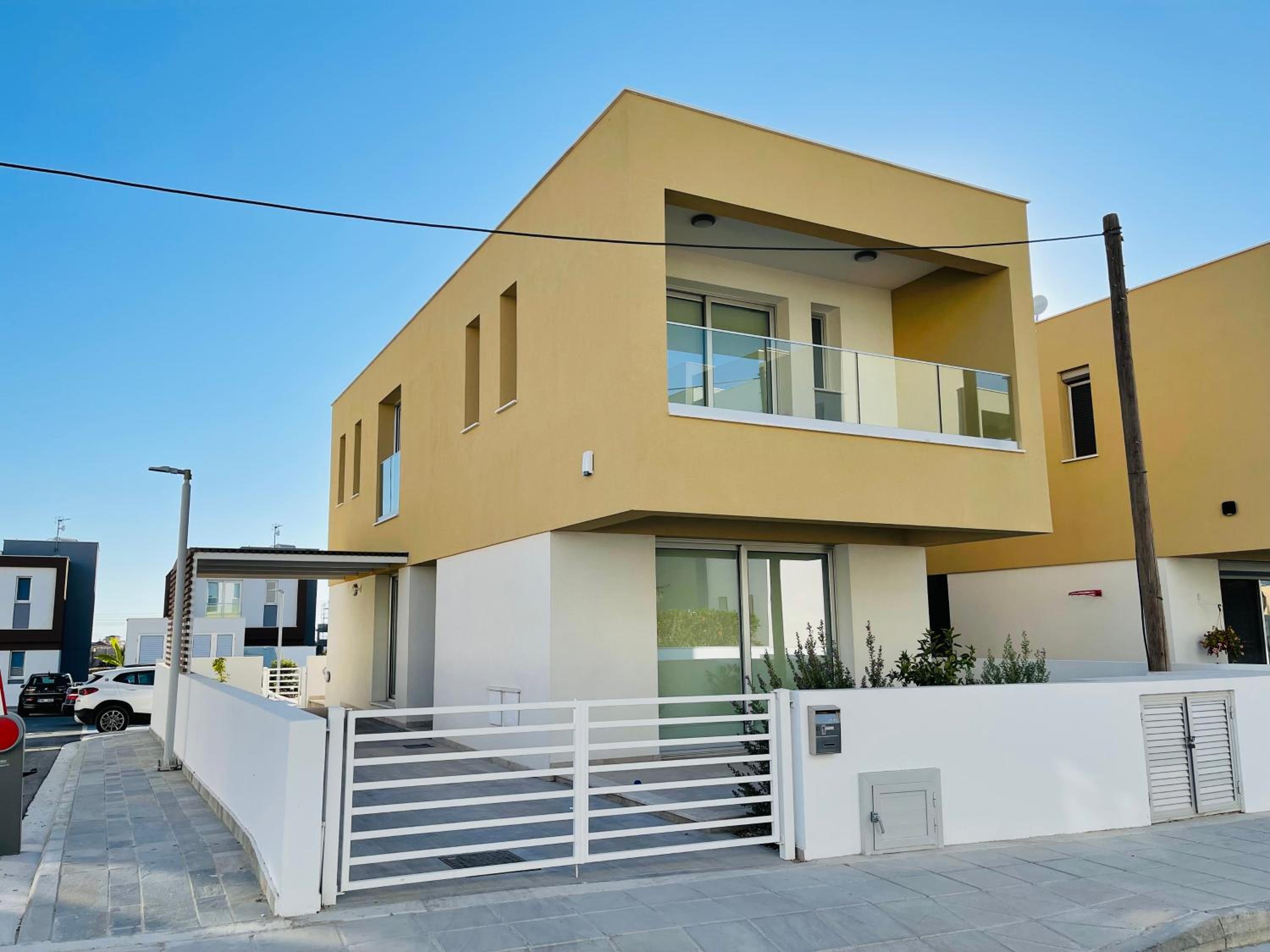 Rose Gardens Cozy Villa