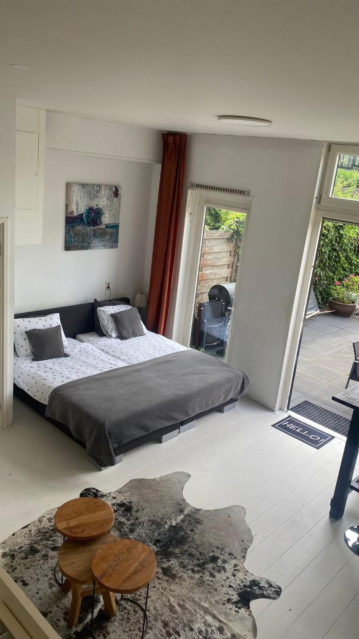 Canal Garden Apartment StayWell Amsterdam