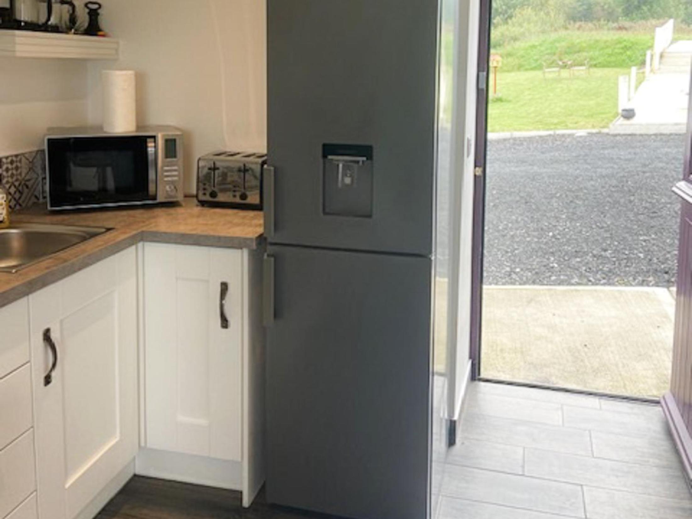 Shannon Castle Holiday Cottages Type A by Trident Holiday Homes view 4