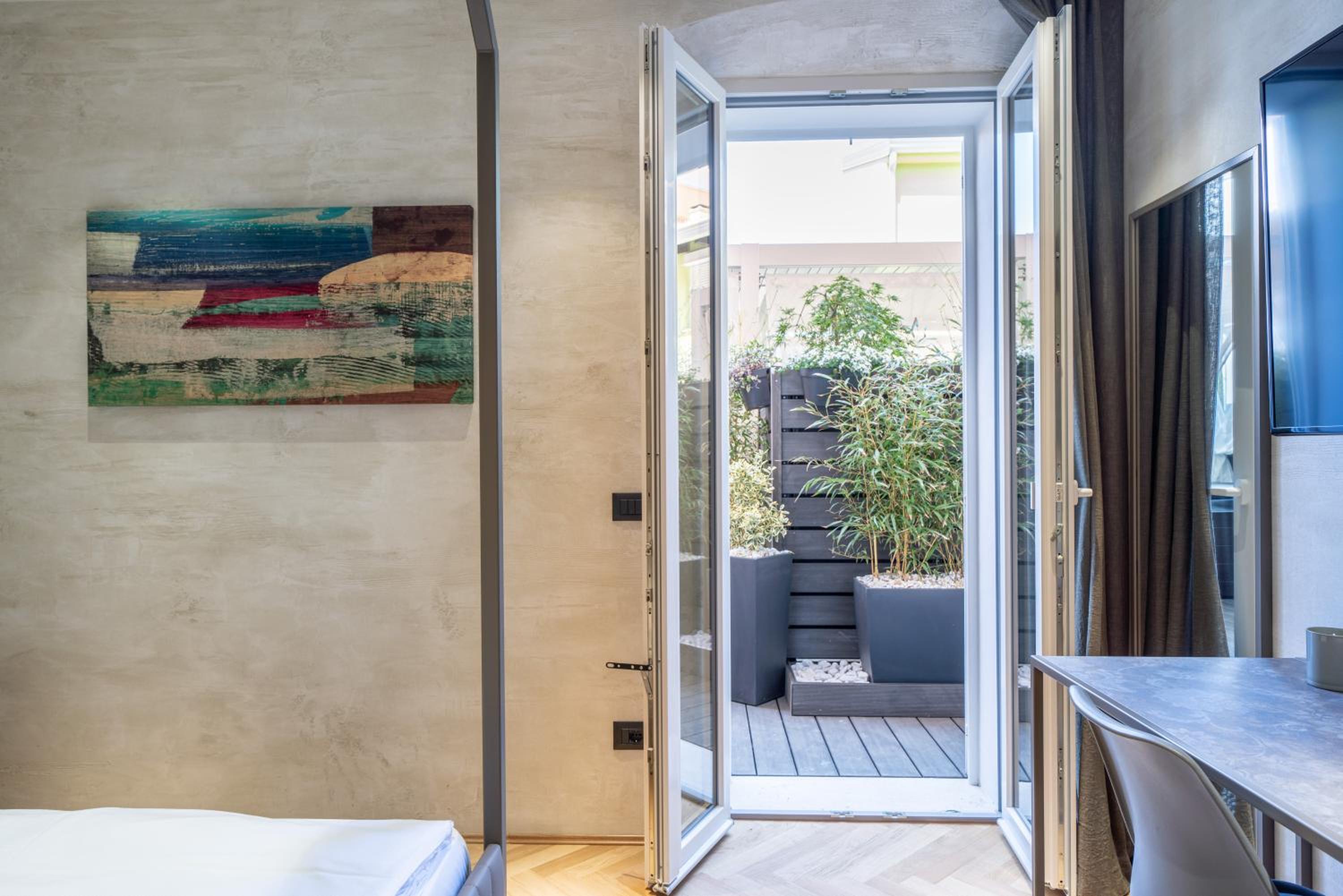 Sea Garden Apartments & Rooms view 3