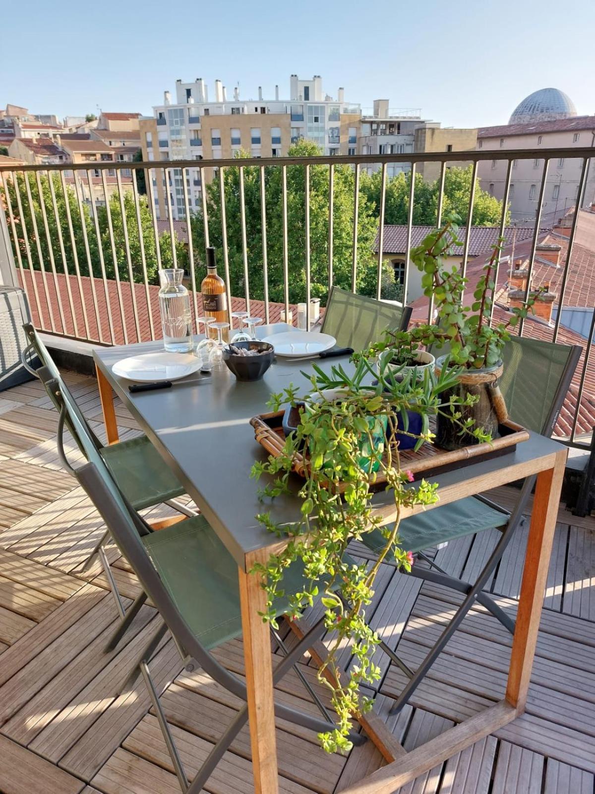 Bail mobilité - Studio cosy avec terrasse et vue