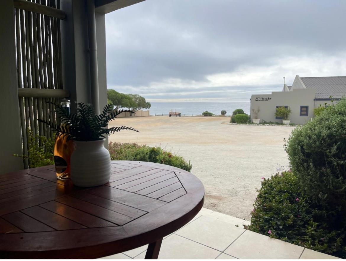 Accommodation @Sea Trader view 4