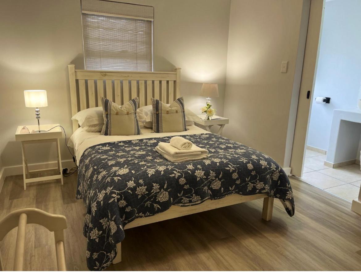 Accommodation @Sea Trader view 5