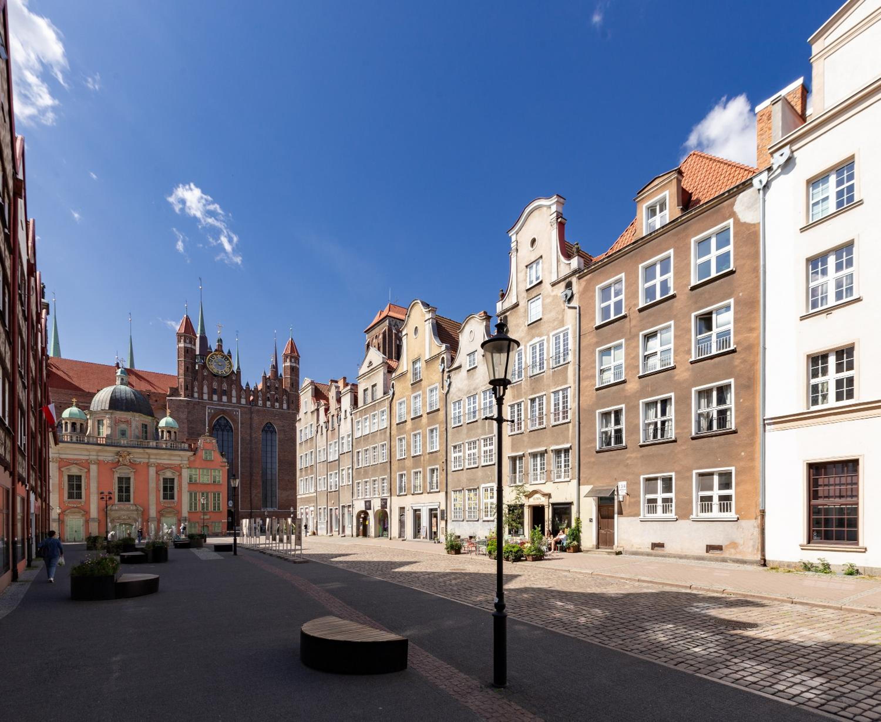 Old Town Paradise Lost by Downtown Apartments