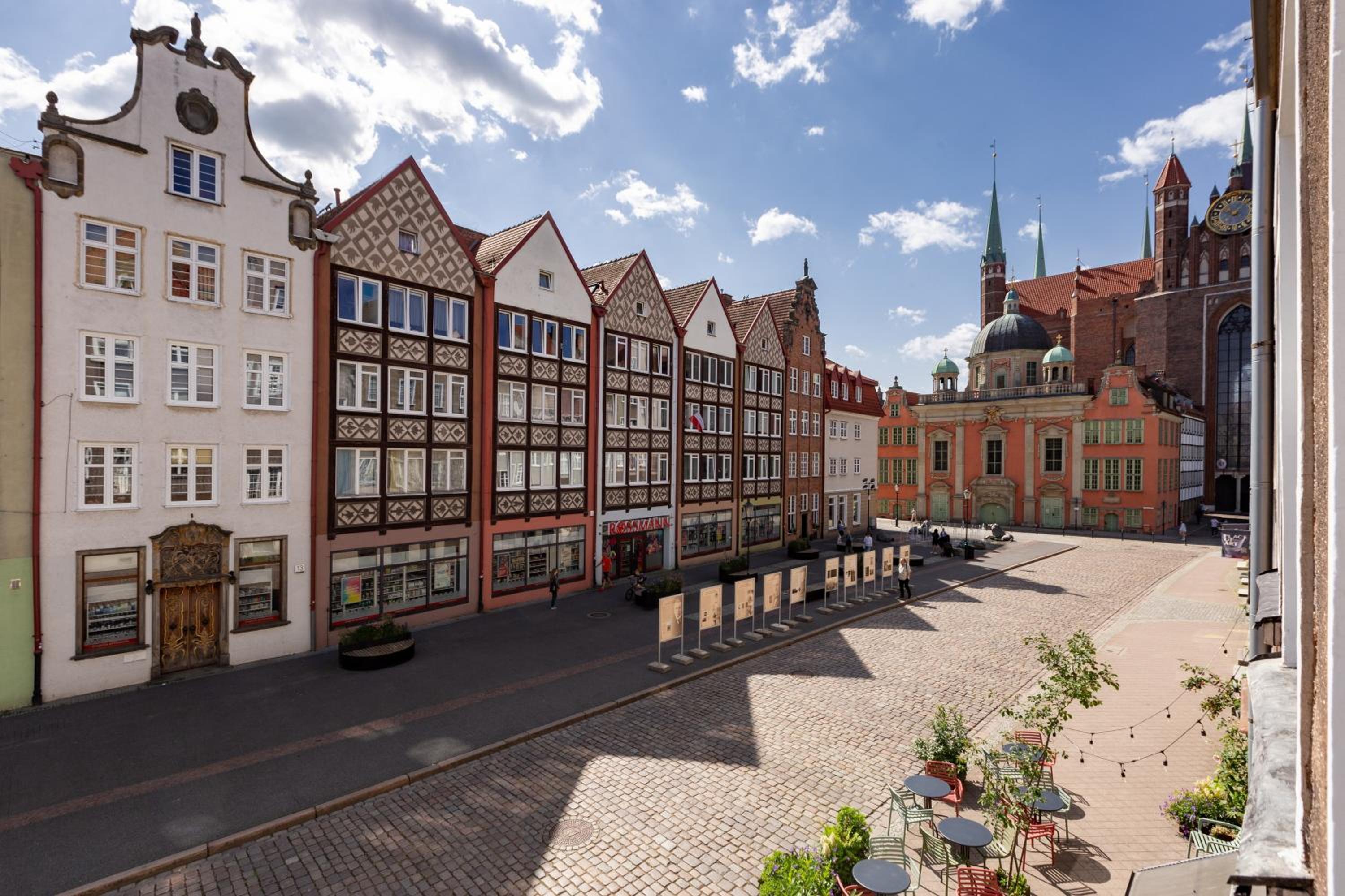 Old Town Paradise Lost by Downtown Apartments