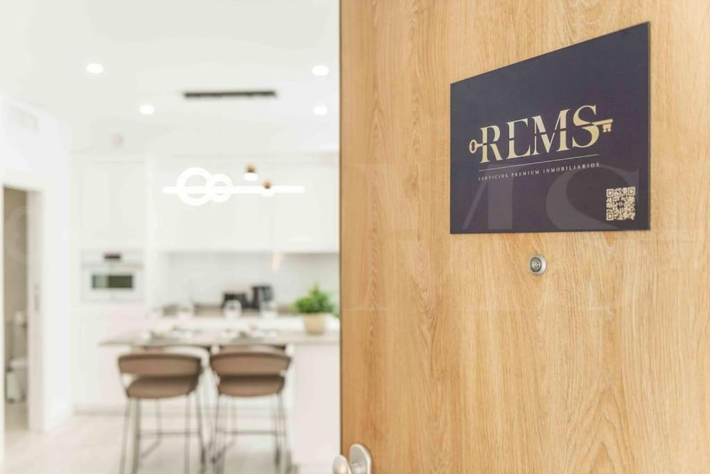 Tranquil & bright apartment with parking by REMS