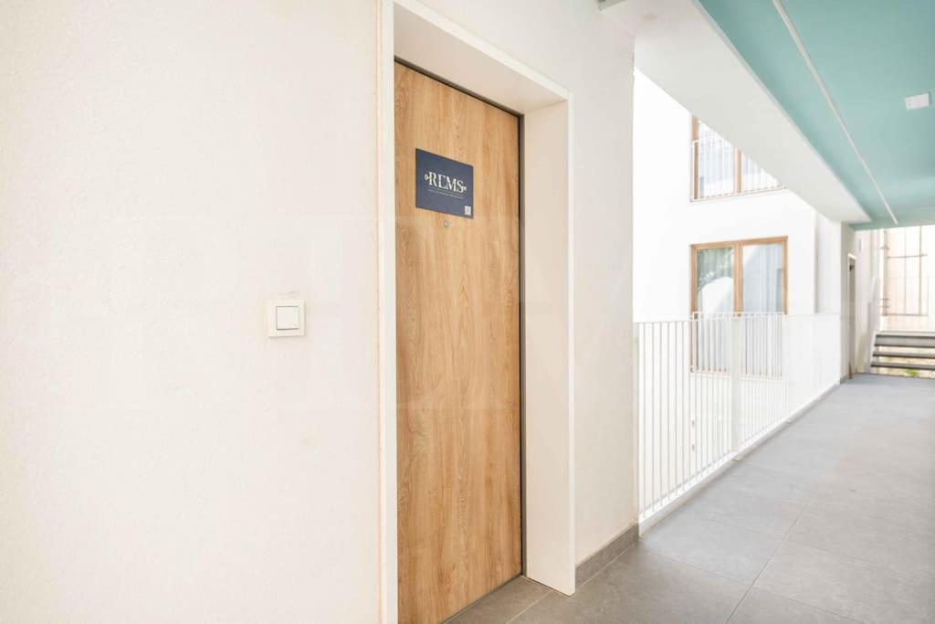 Tranquil & bright apartment with parking by REMS