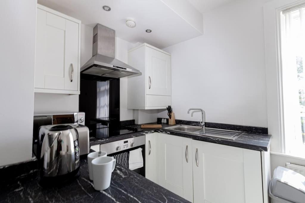 Elegant 1BR Apartment, Sleeps up to 4 view 4